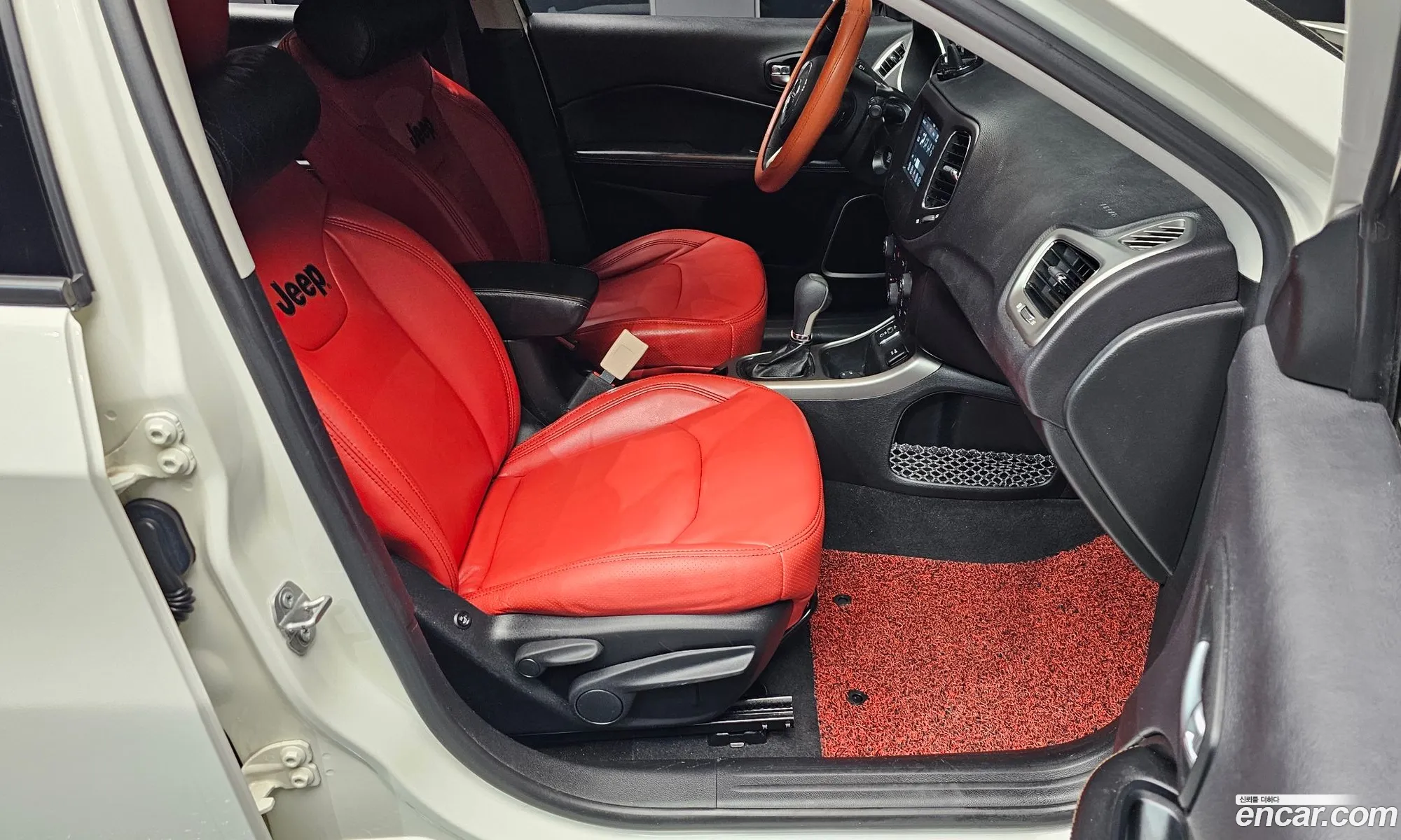 Jeep Compass 2018 3C4NJCAB6JT468887 — 10