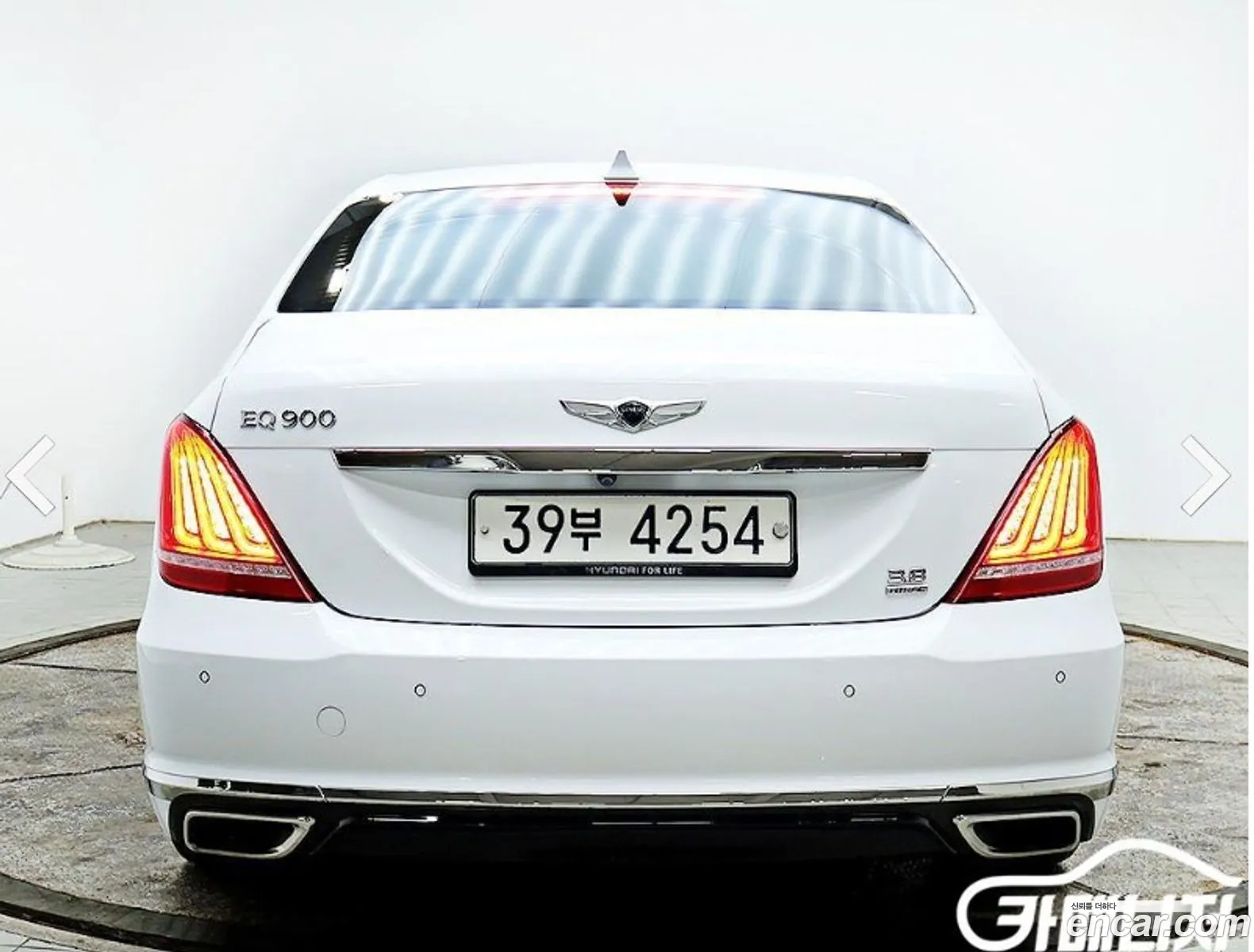 Genesis EQ900