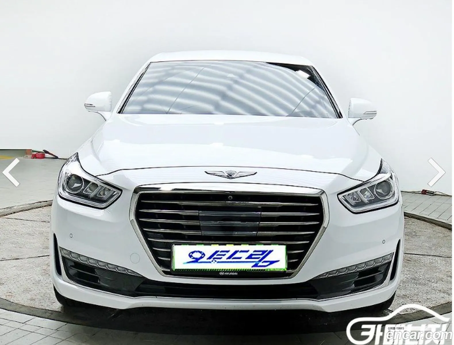 Genesis EQ900