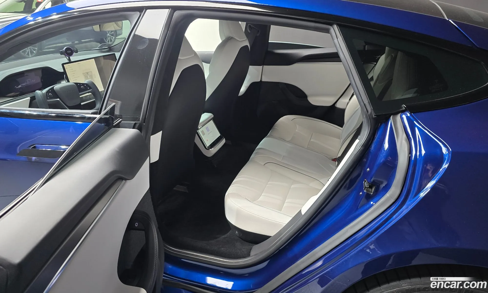 Tesla Model S 2023 — 4