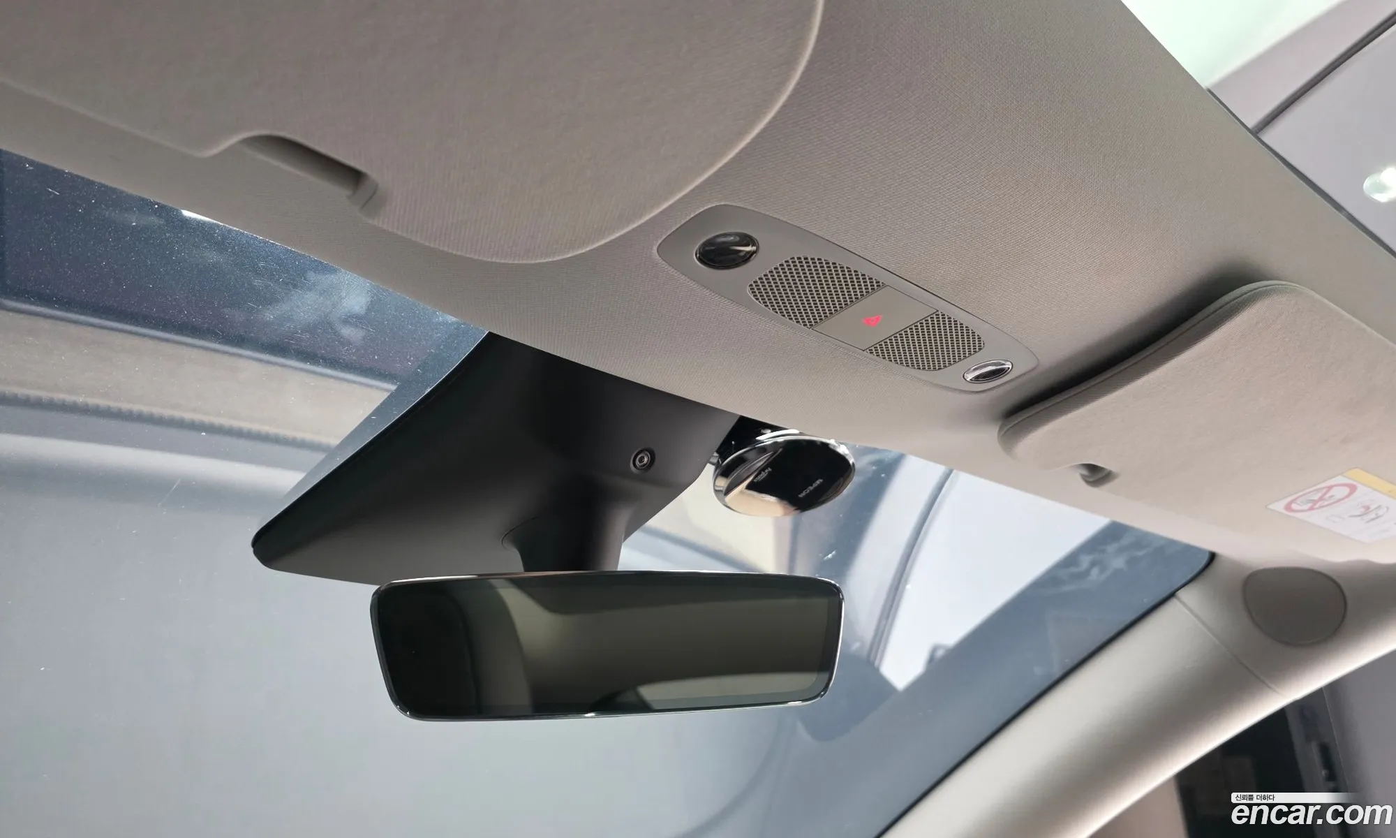 Tesla Model Y 2023 LRWYGCFS4RC159329 — 2