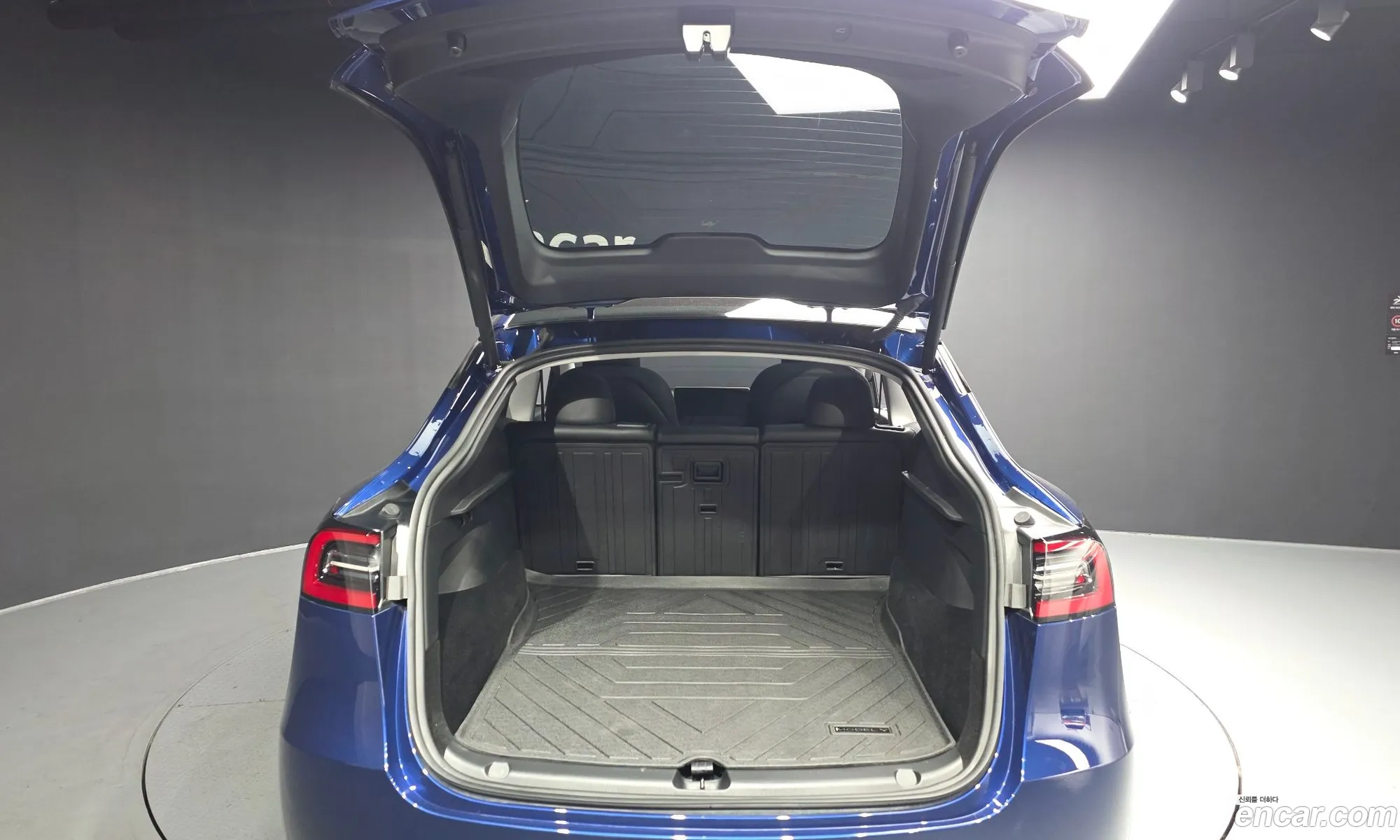 Tesla Model Y 2023 LRWYGCFS4RC159329 — 8