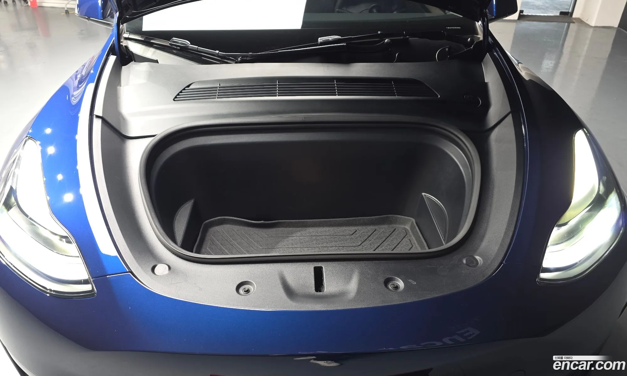 Tesla Model Y 2023 LRWYGCFS4RC159329 — 19