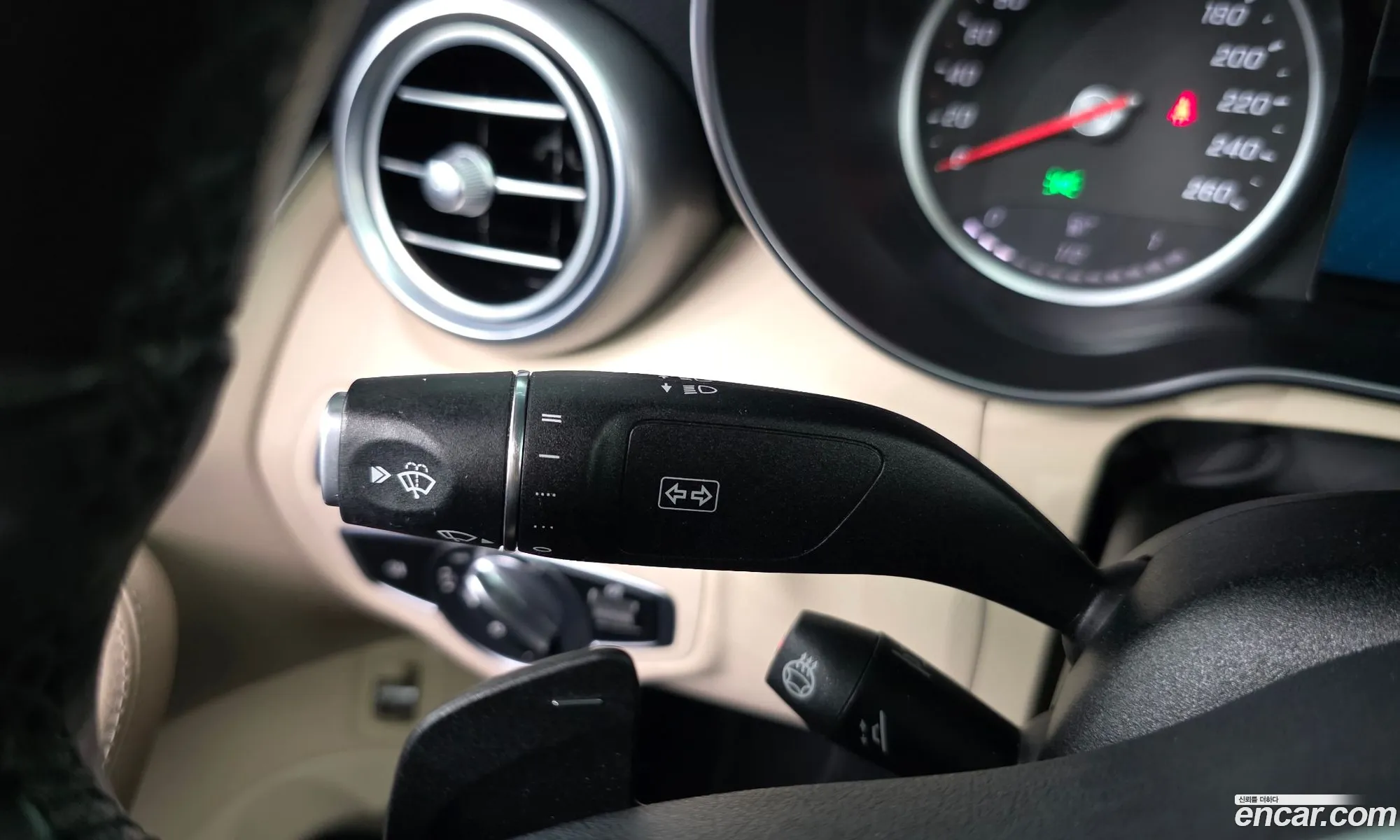 Mercedes-Benz C-Class W205 2019 — 30