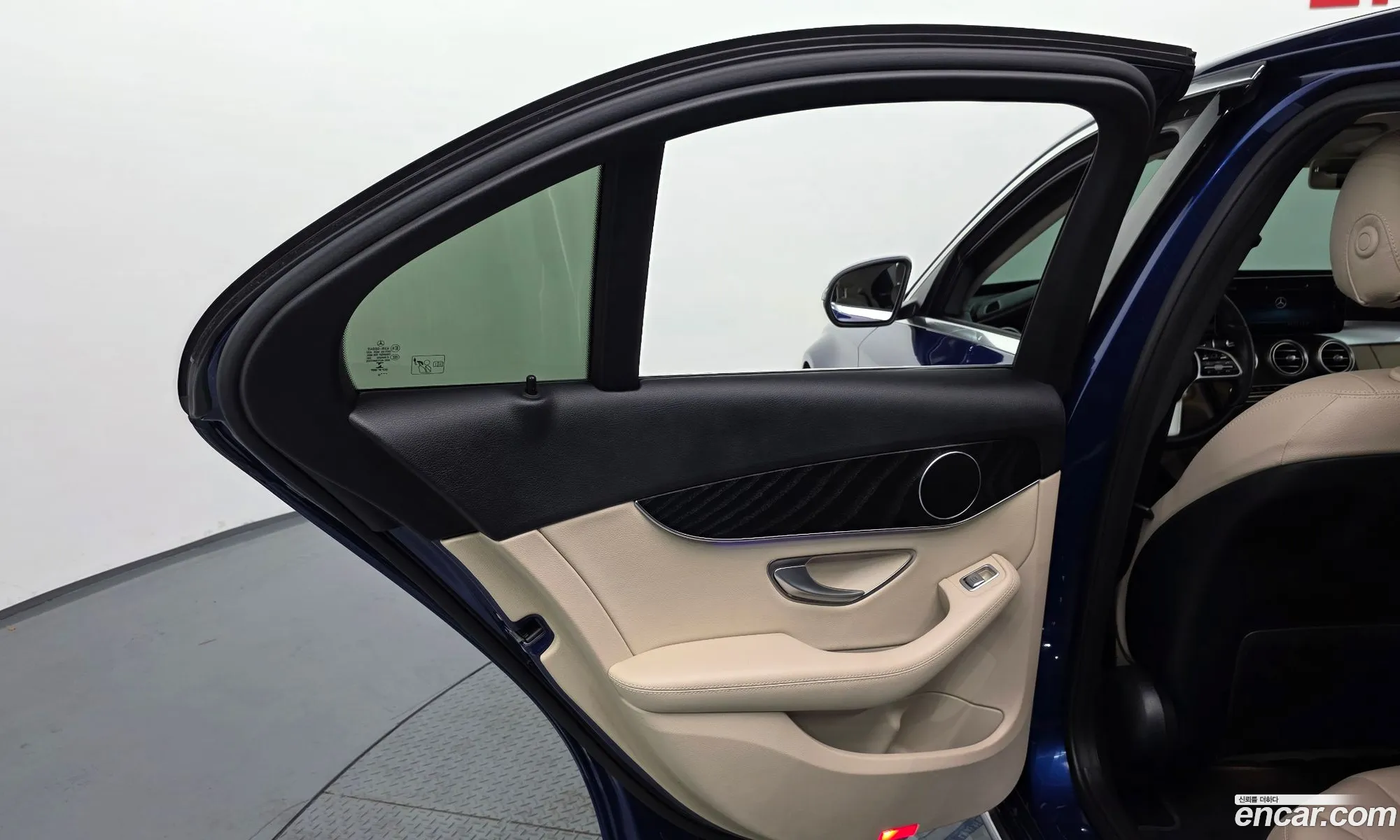 Mercedes-Benz C-Class W205 2019 — 25