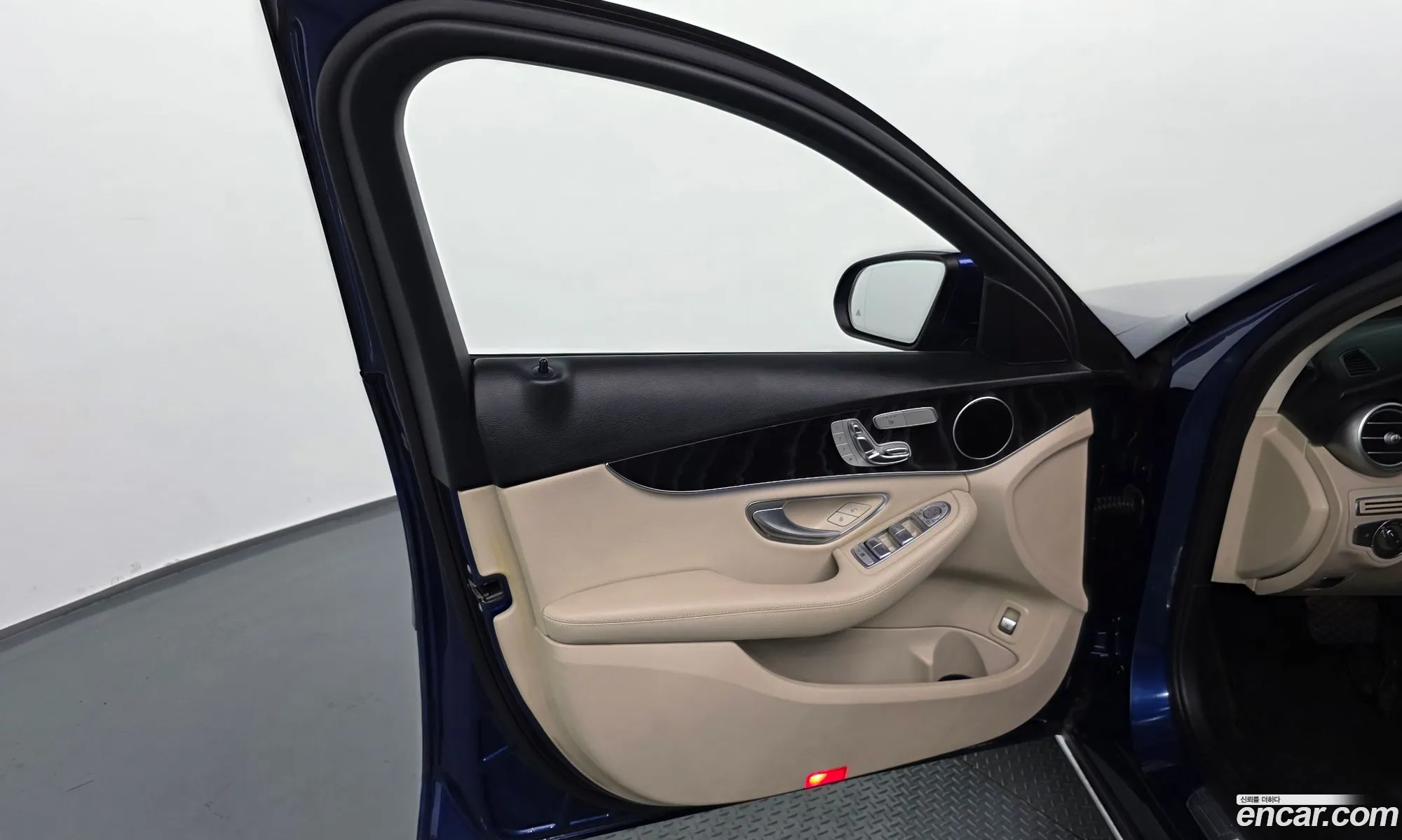 Mercedes-Benz C-Class W205 2019 — 10