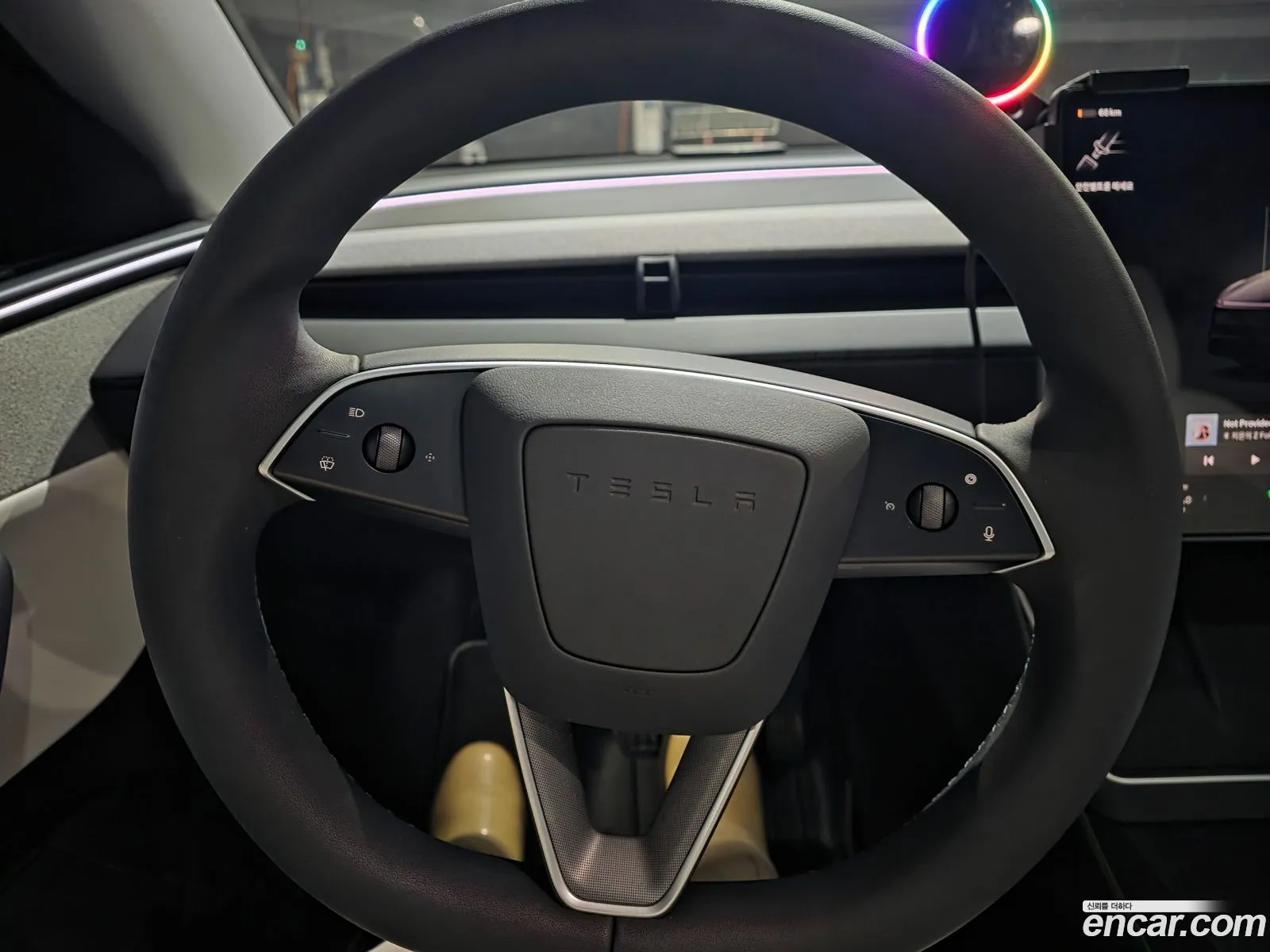 Tesla Model Y 2025 — 15