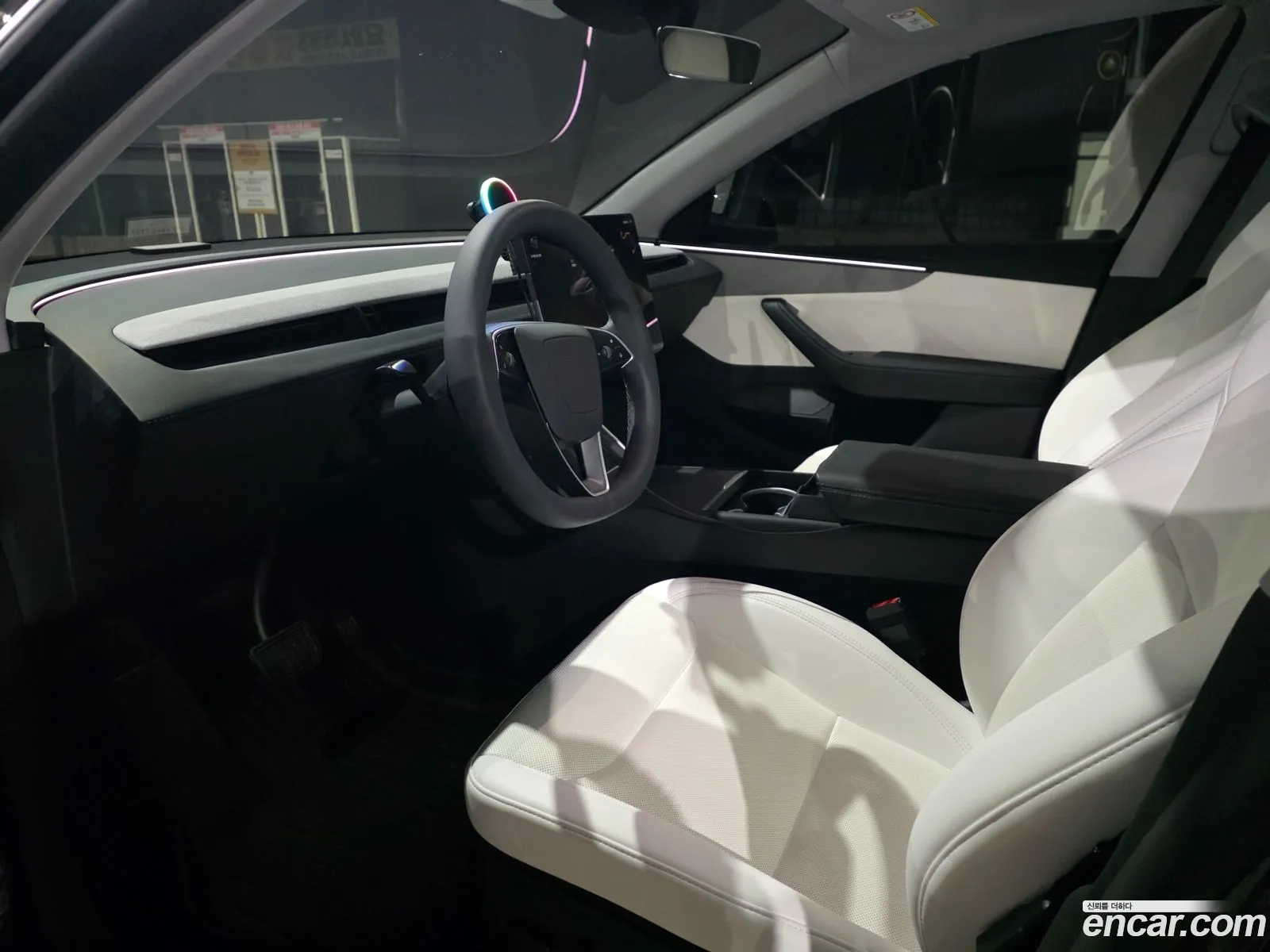 Tesla Model Y 2025 — 12