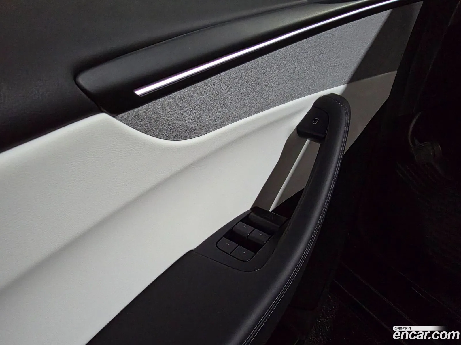 Tesla Model Y 2025 — 10