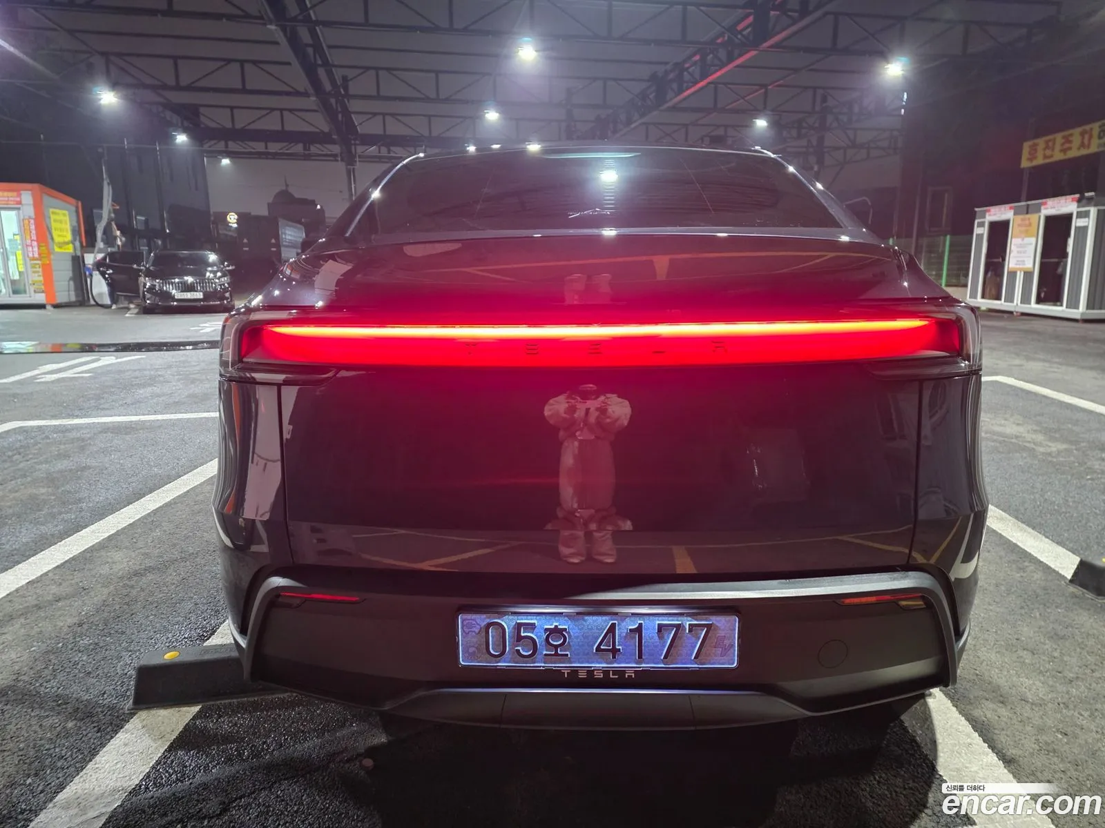 Tesla Model Y 2025 — 16