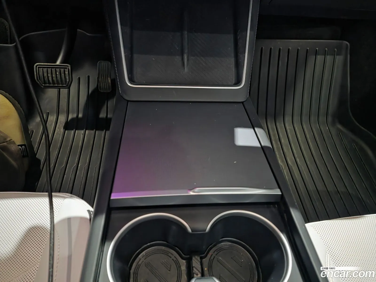 Tesla Model Y 2025 — 8