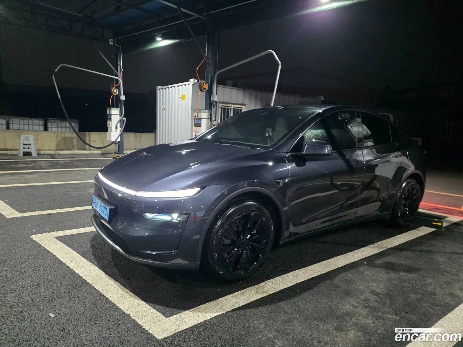 Tesla Model Y 2025 — 17