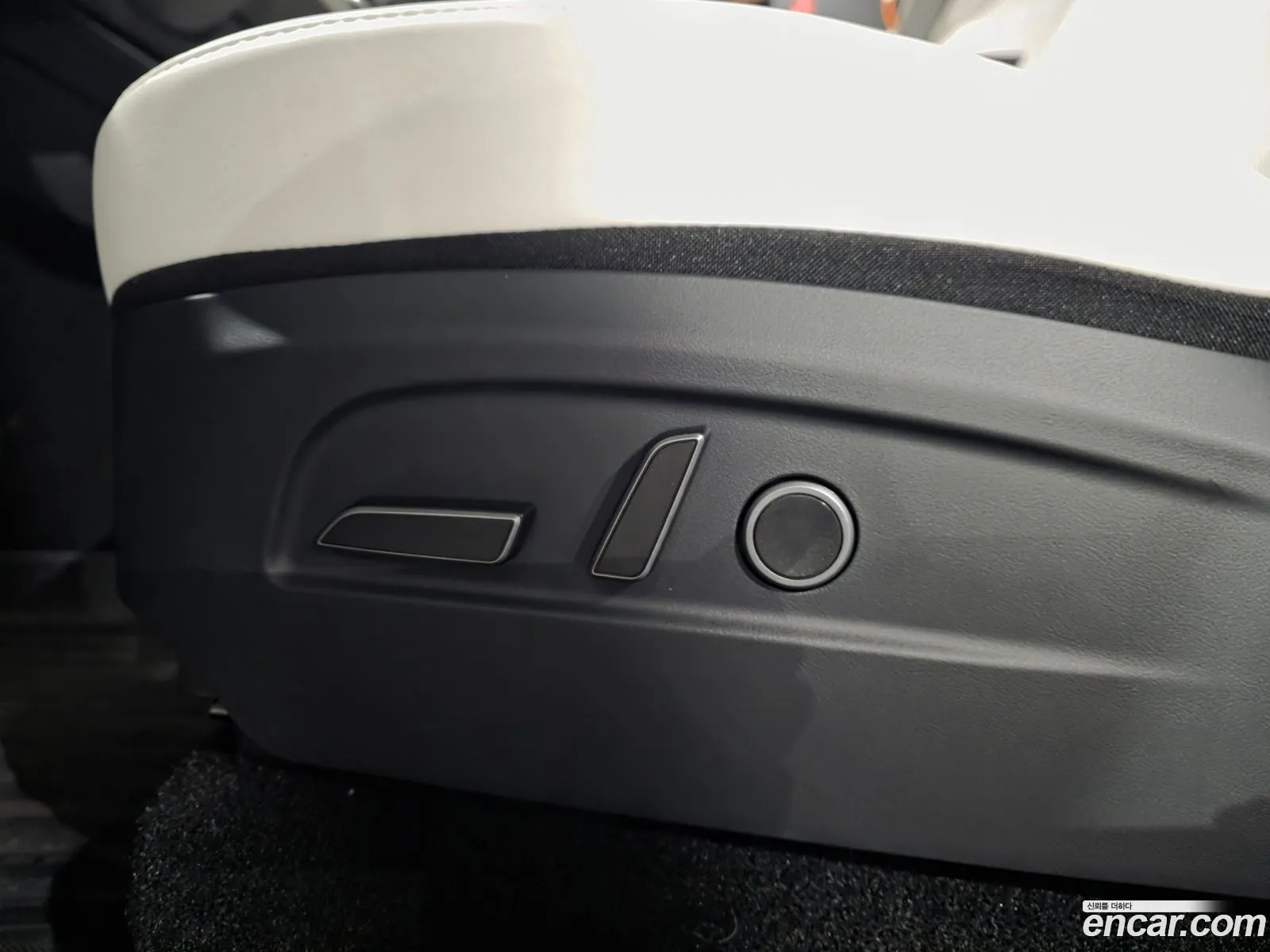 Tesla Model Y 2025 — 2