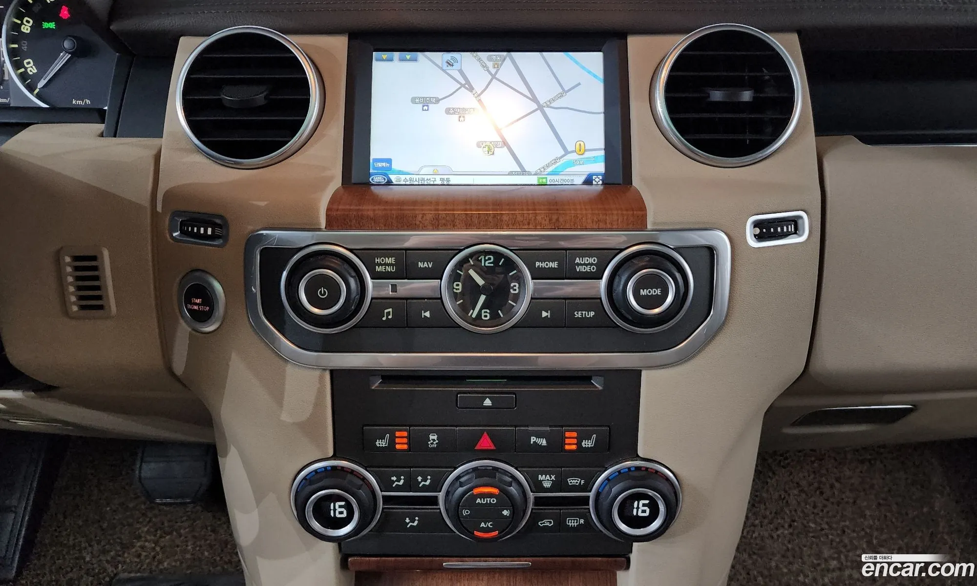 Land Rover Discovery 4 2015 SALLAAAG6GA790089 — 18