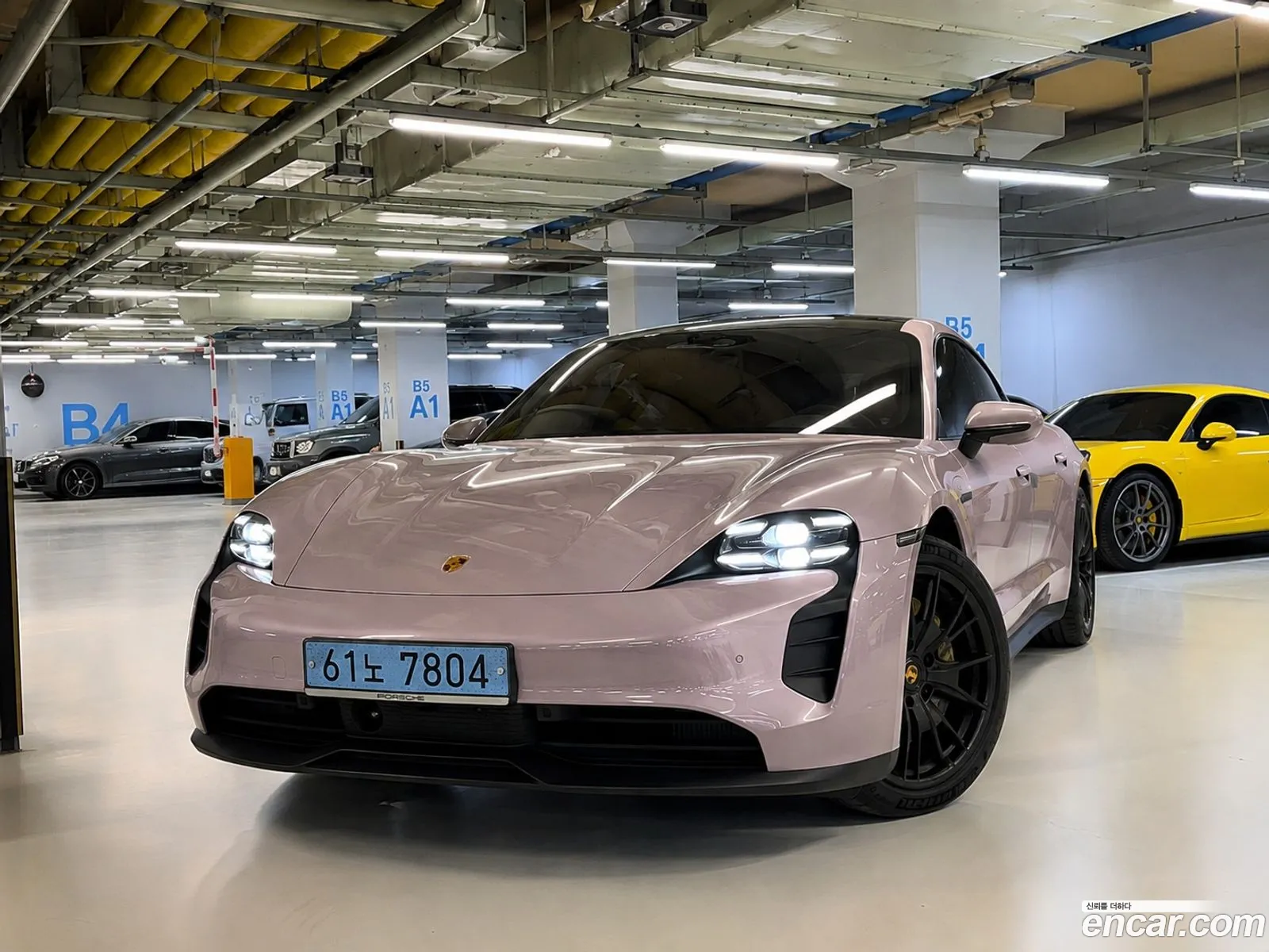 Porsche Taycan 2022 — 20
