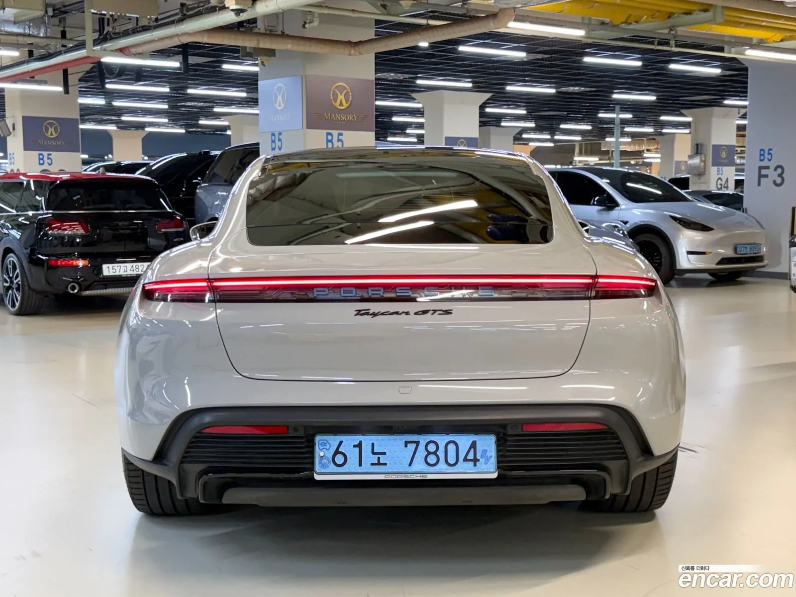 Porsche Taycan 2022 — 16