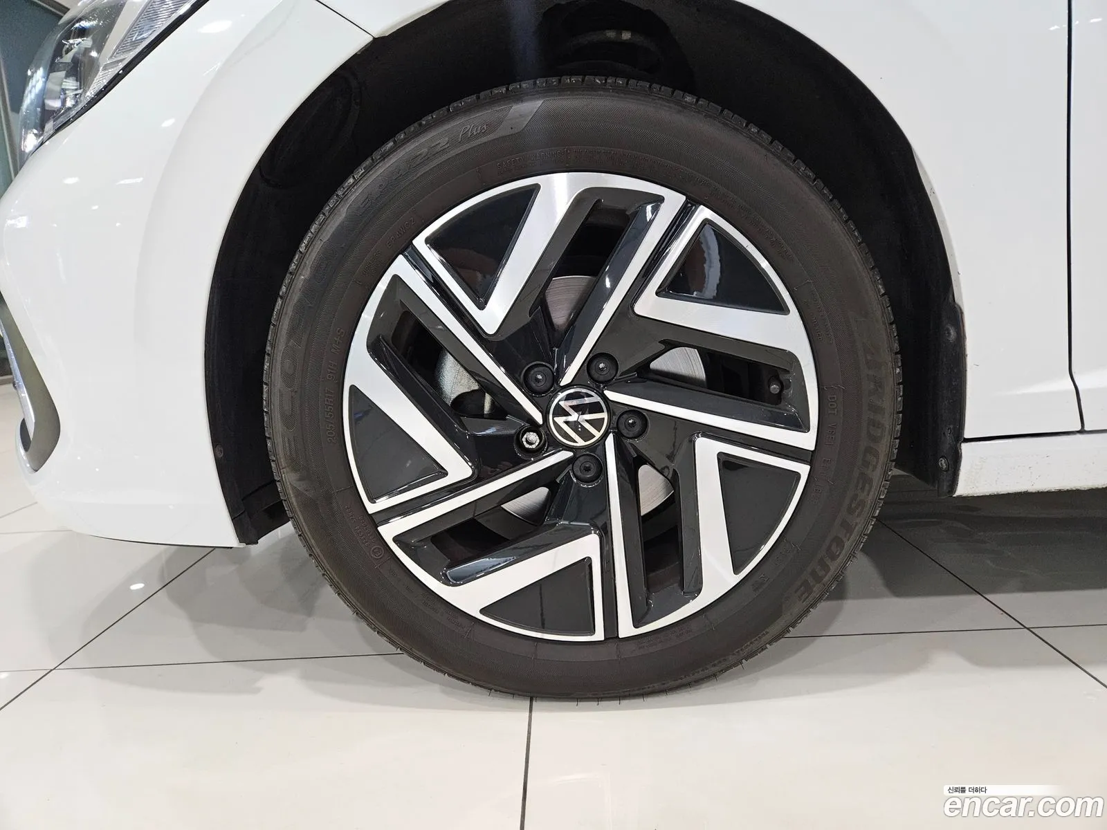 Volkswagen Jetta 7th Gen 2023 — 5