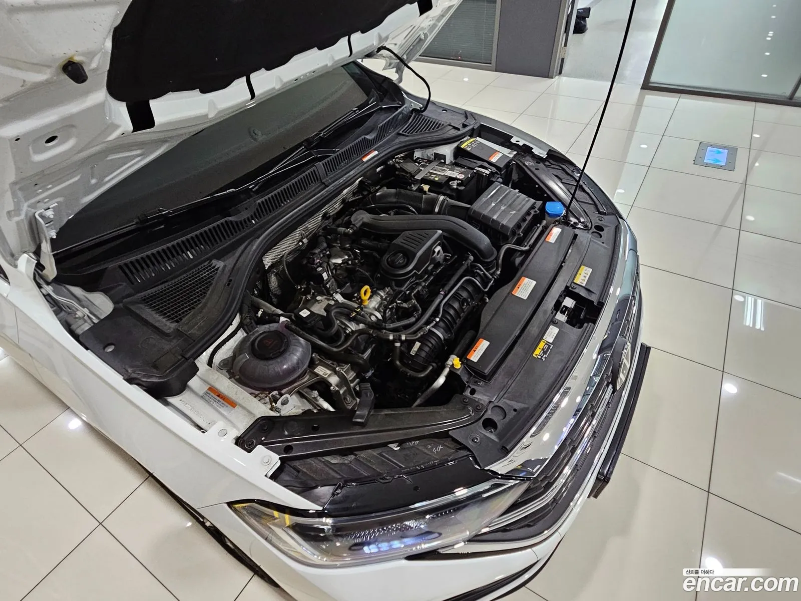 Volkswagen Jetta 7th Gen 2023 — 18