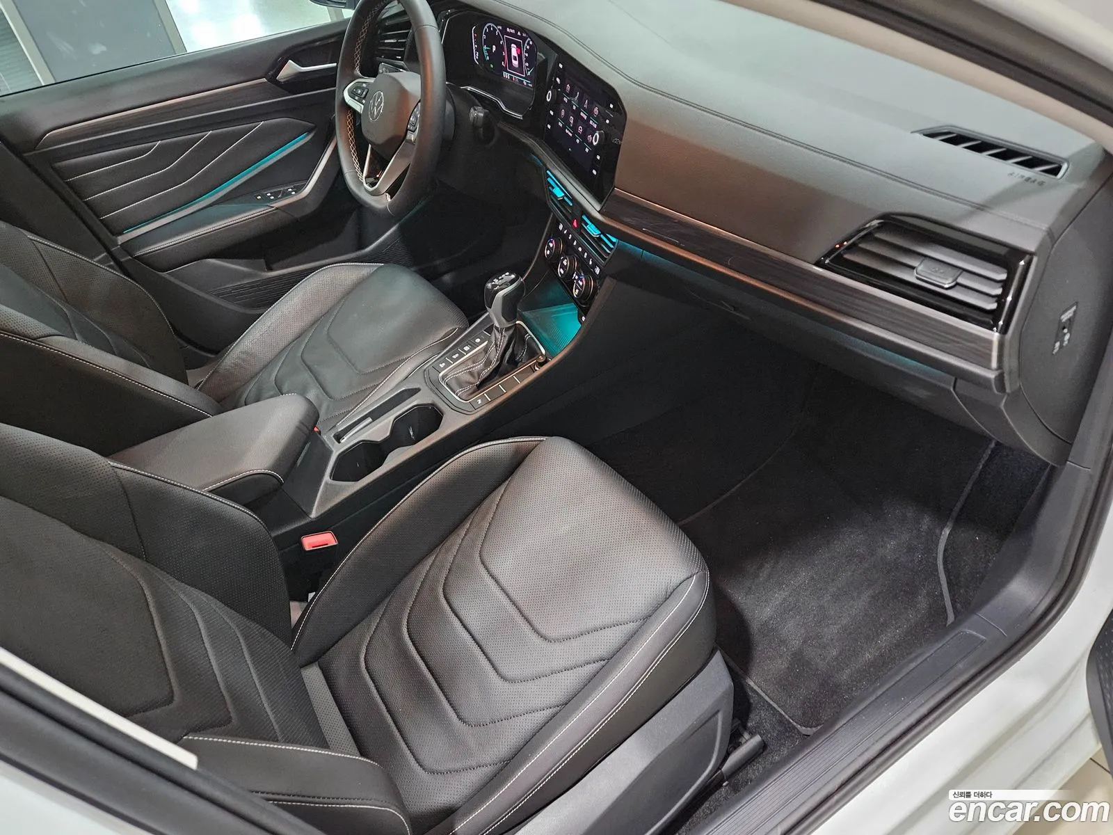Volkswagen Jetta 7th Gen 2023 — 16