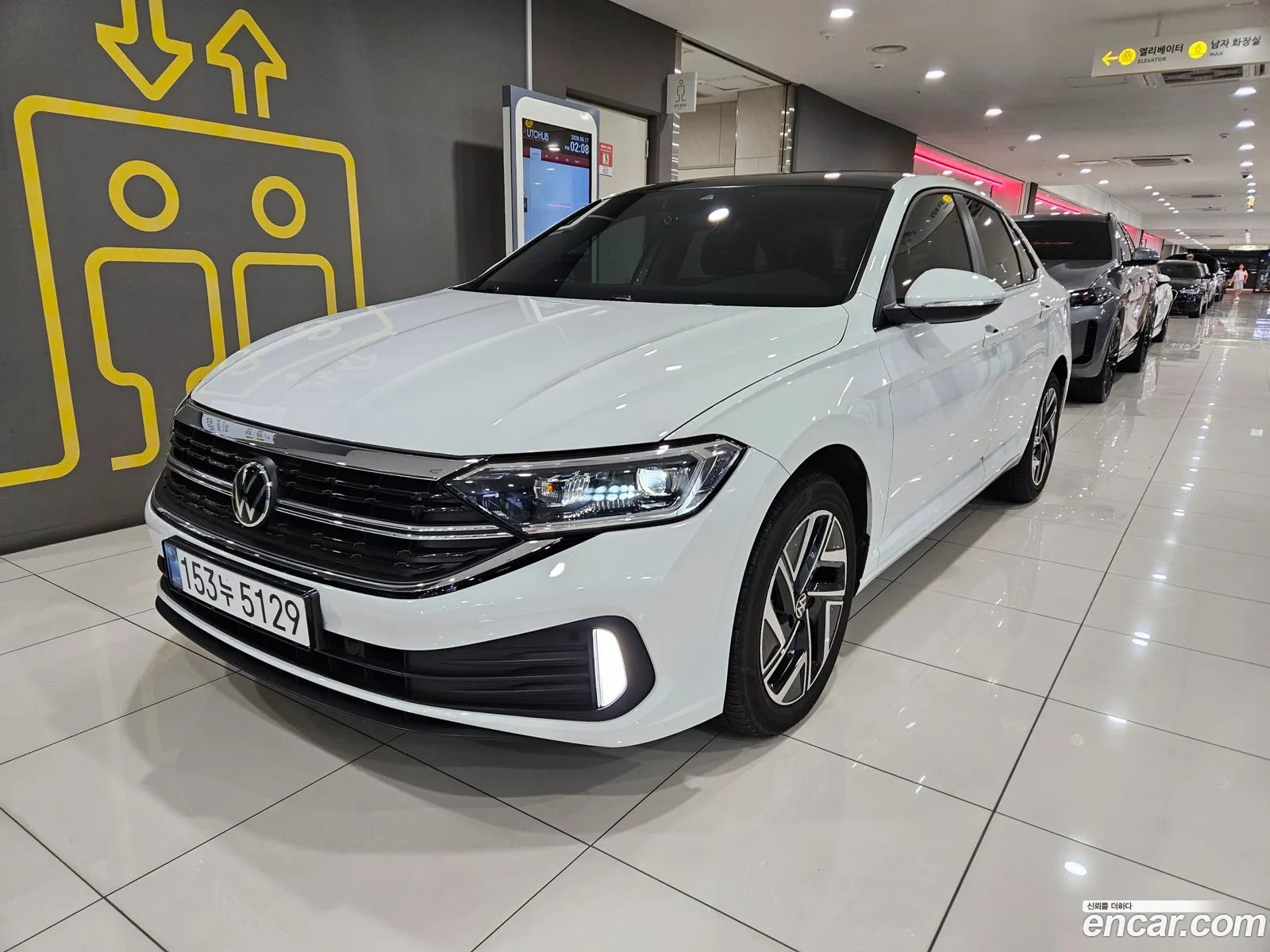 Volkswagen Jetta 7th Gen 2023 — 19