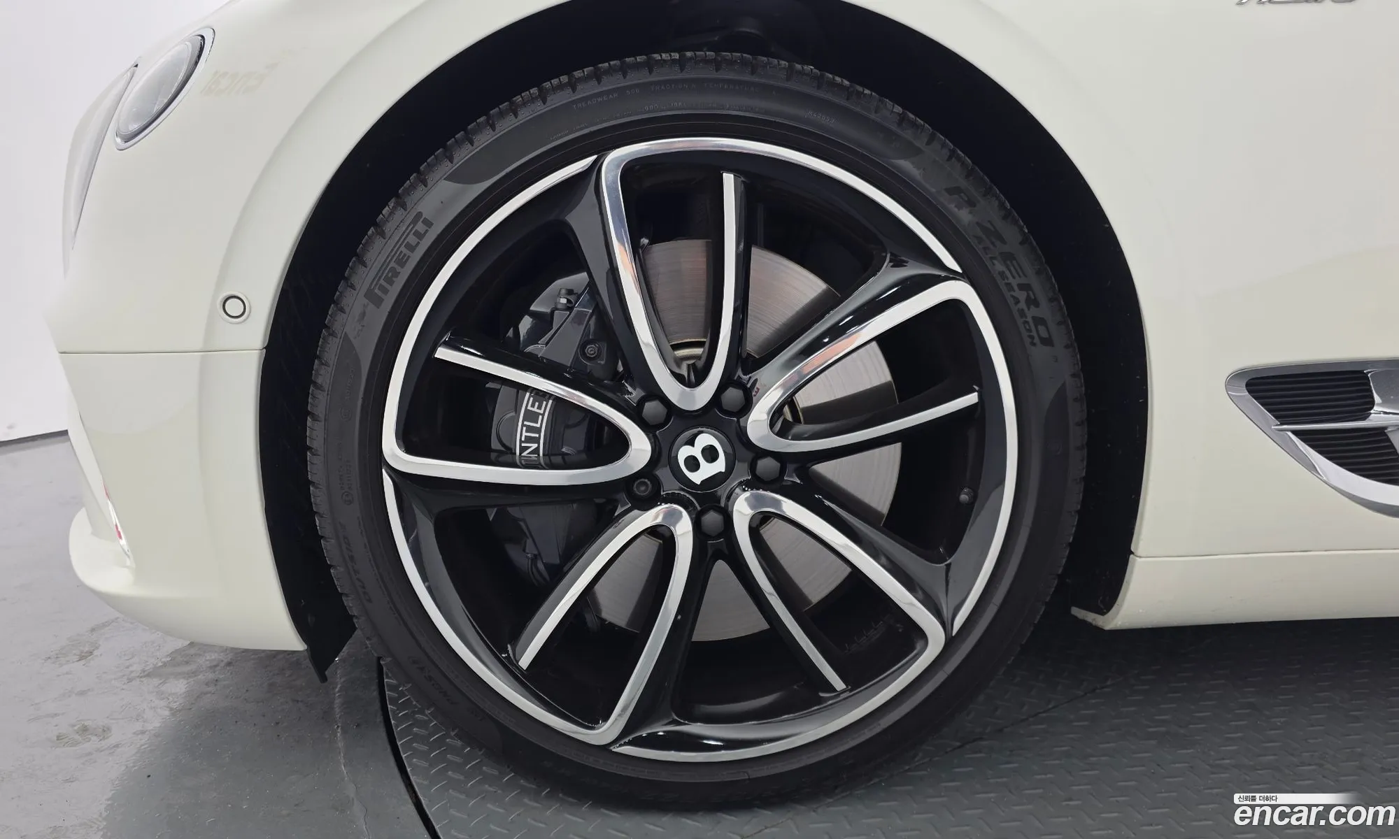 Bentley Continental GT 2023 — 14
