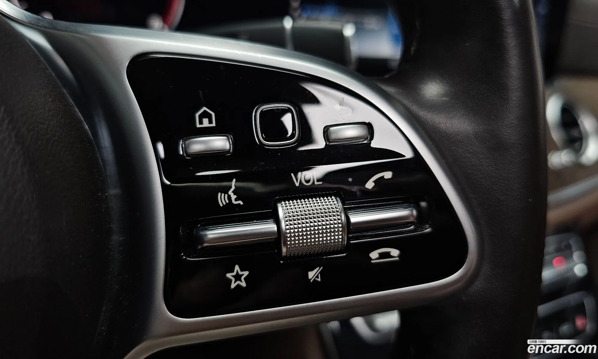 Mercedes-Benz E-Class W213 2019 — 26