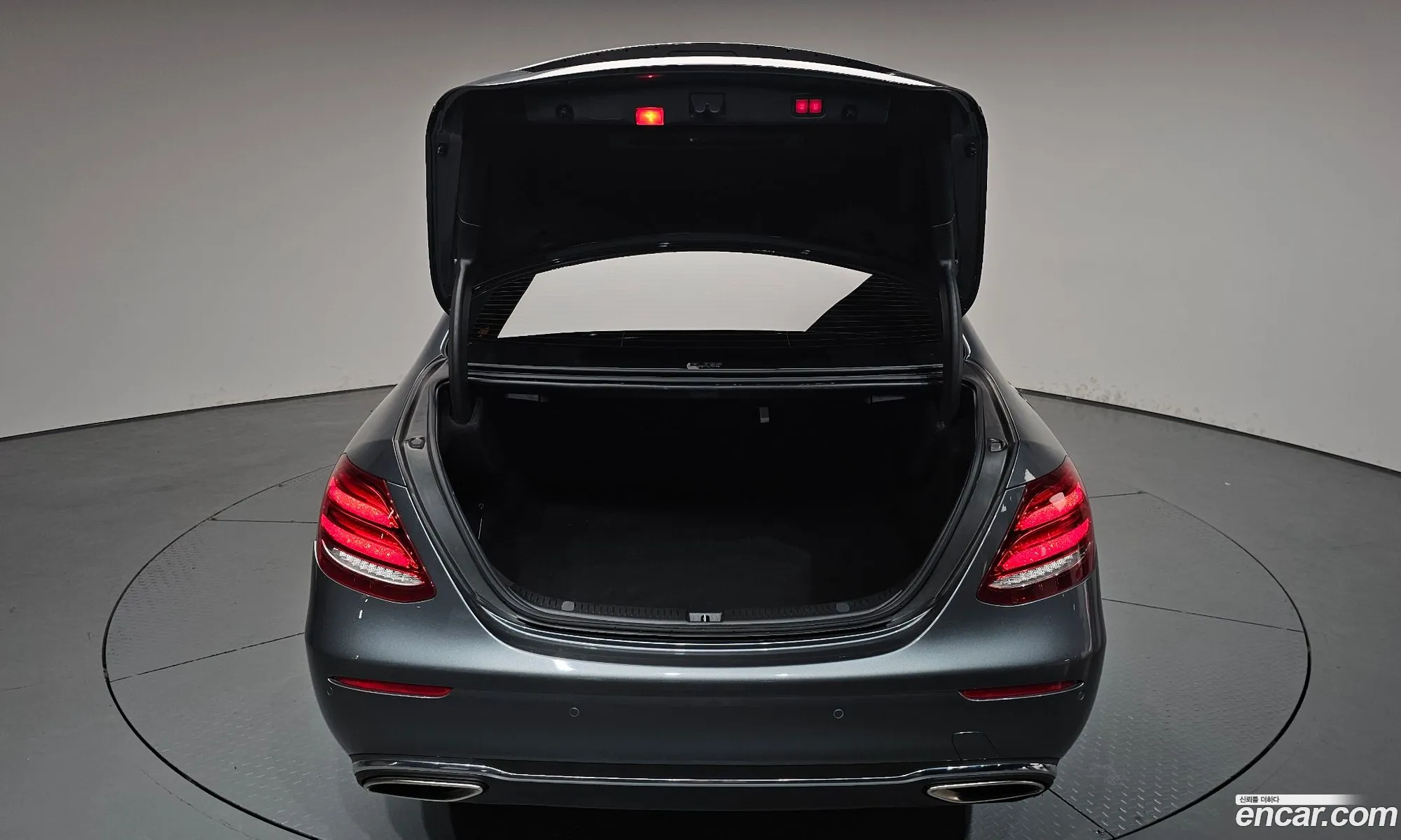 Mercedes-Benz E-Class W213 2019 — 21