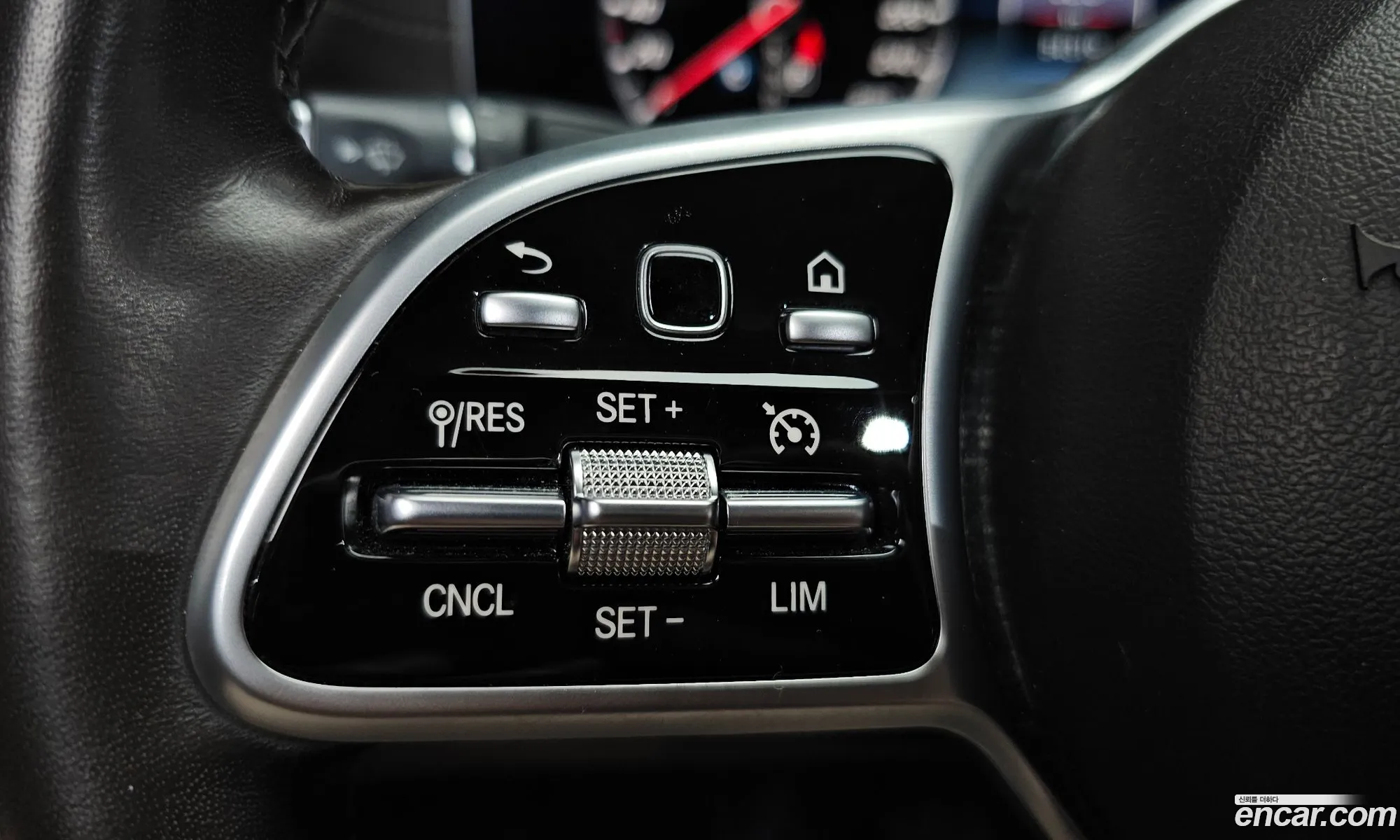 Mercedes-Benz E-Class W213 2019 — 33