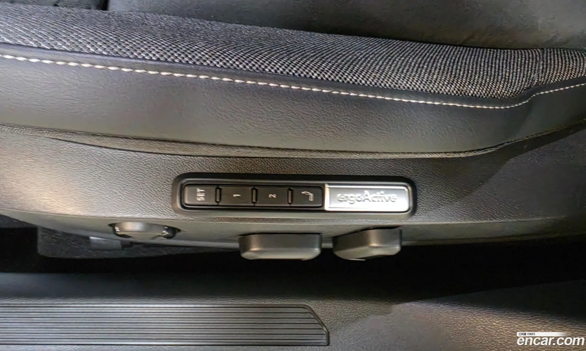 Volkswagen Golf 8th Gen 2025 — 7