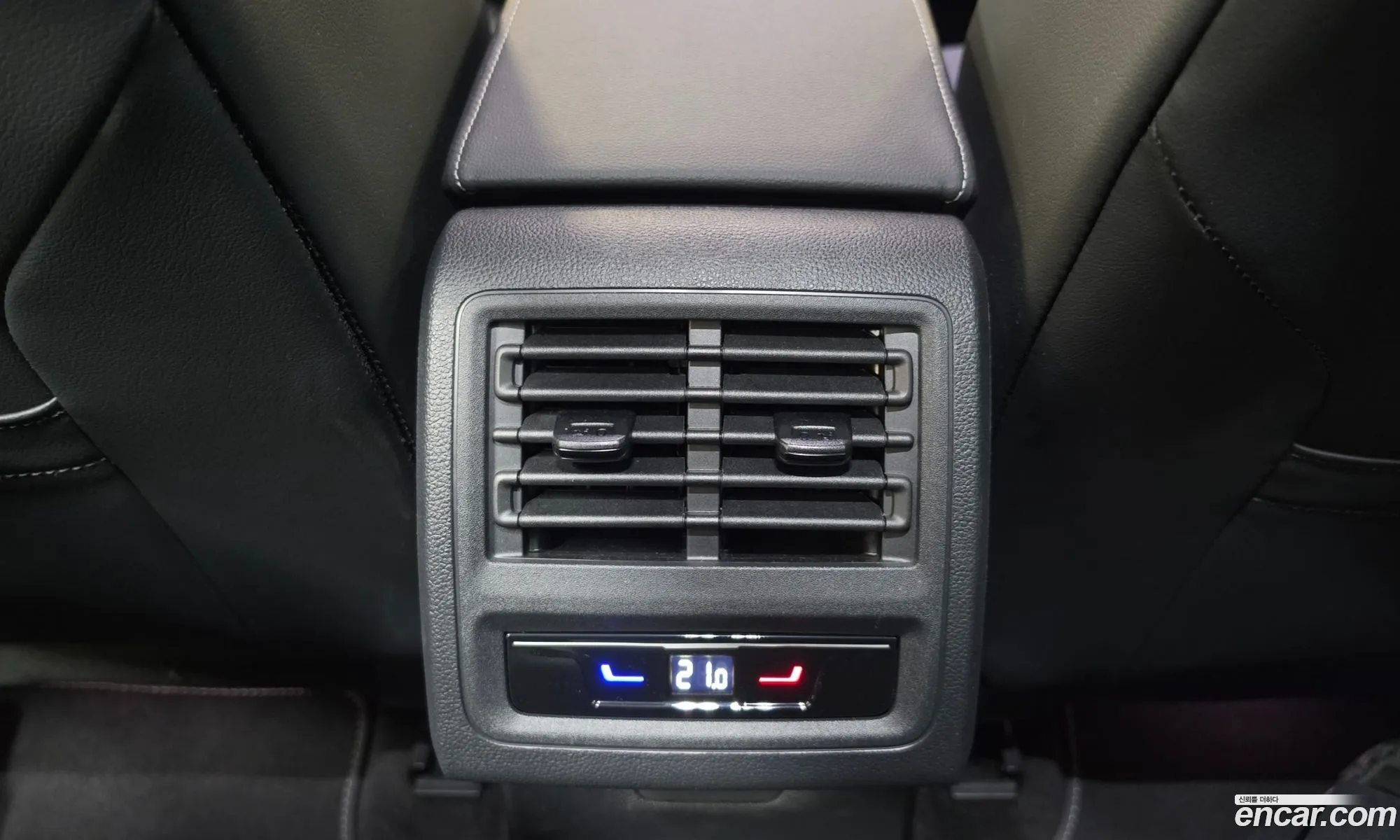 Volkswagen Golf 8th Gen 2025 — 10