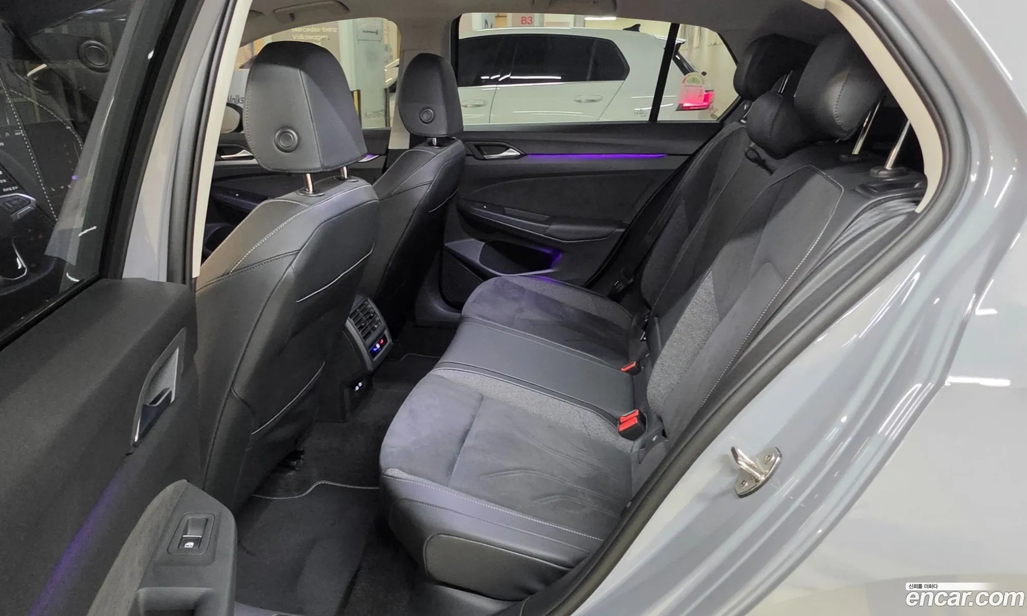 Volkswagen Golf 8th Gen 2025 — 9