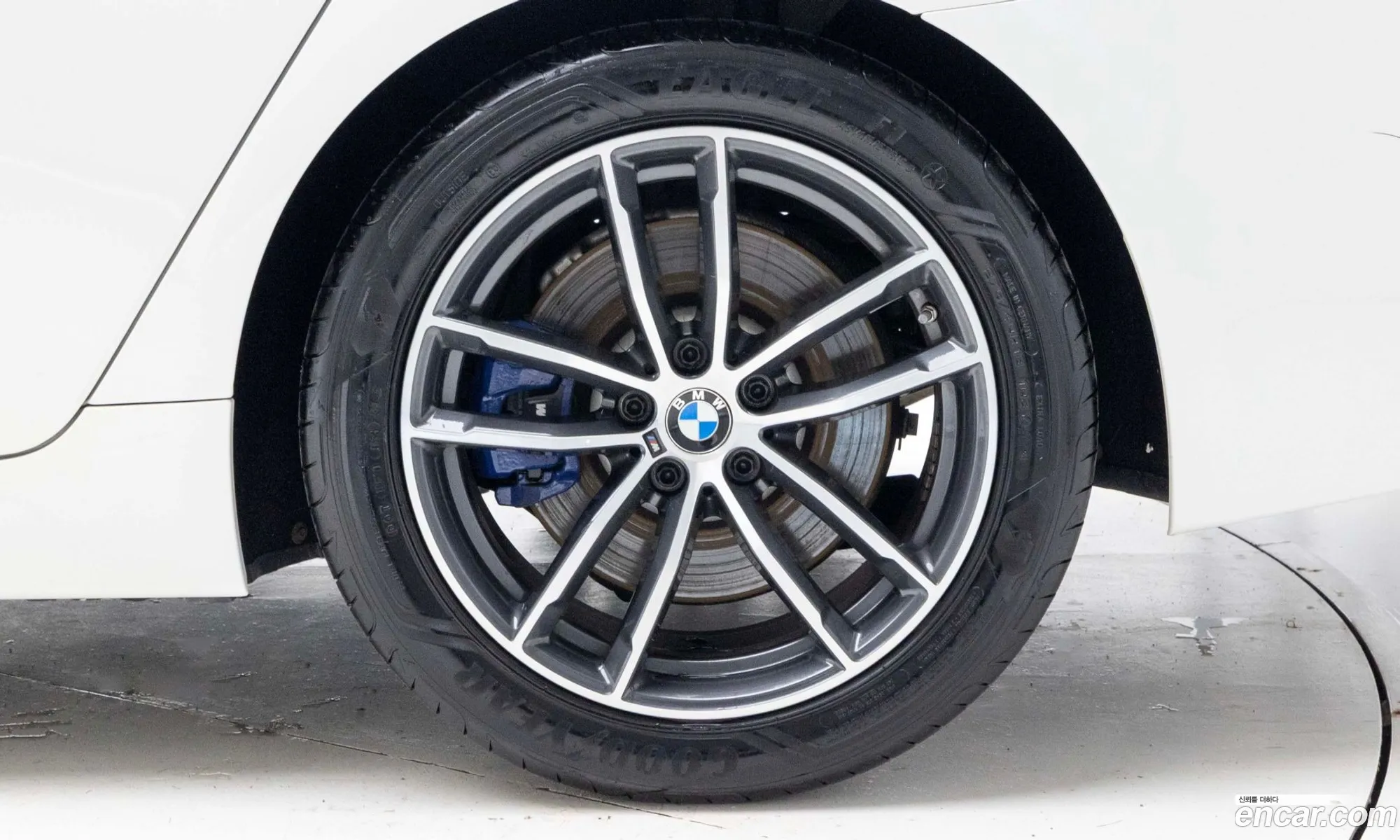 BMW 5 Series 2021 — 15