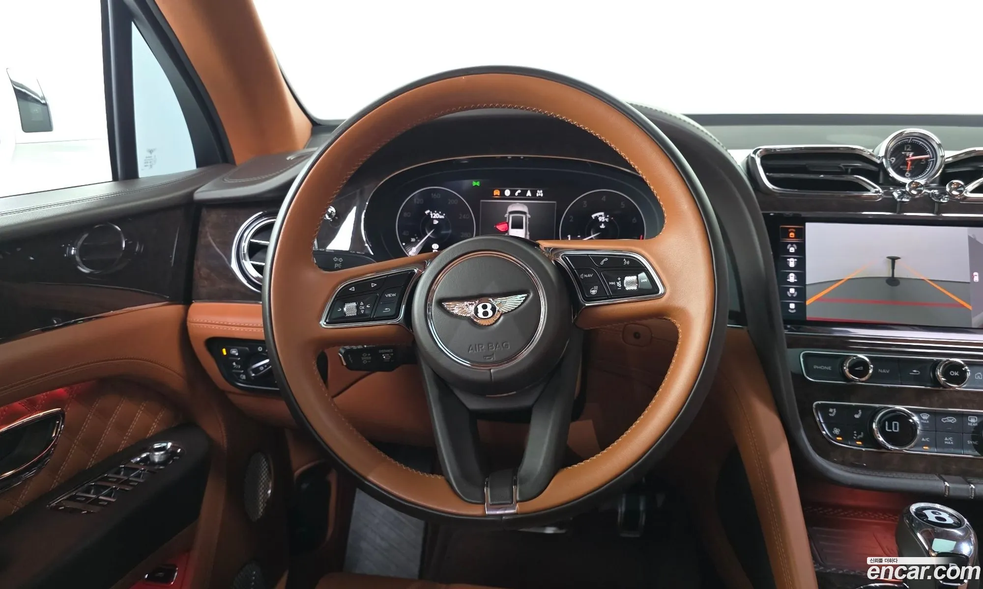 Bentley Bentayga 2022 SJAAM14V6NC011242 — 11