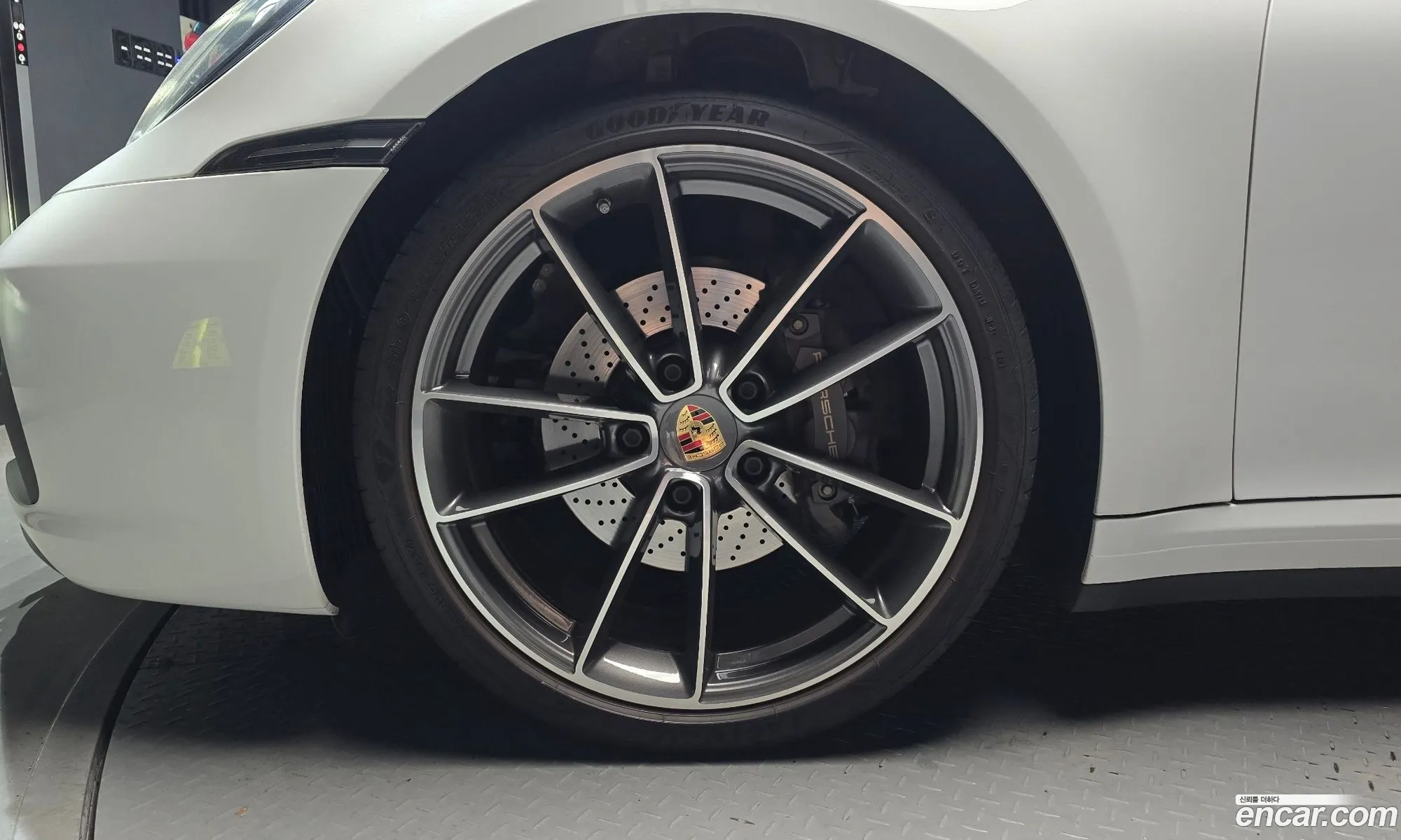 Porsche 911 2022 WP0AA291NS205143 — 12
