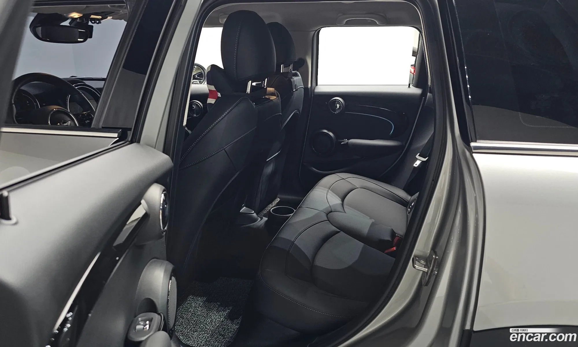 Mini Cooper 2024 WMW41DK09R2V32297 — 10