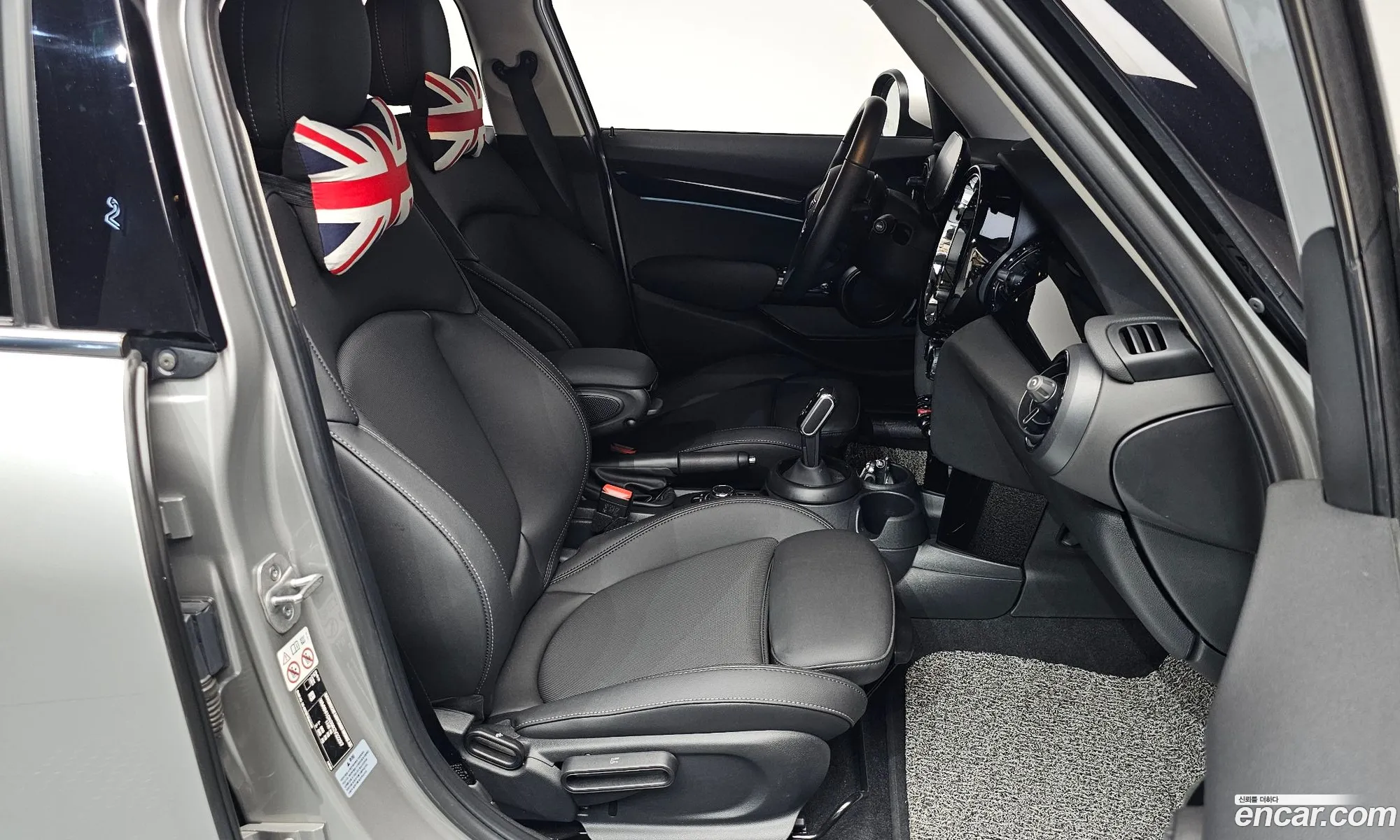 Mini Cooper 2024 WMW41DK09R2V32297 — 24
