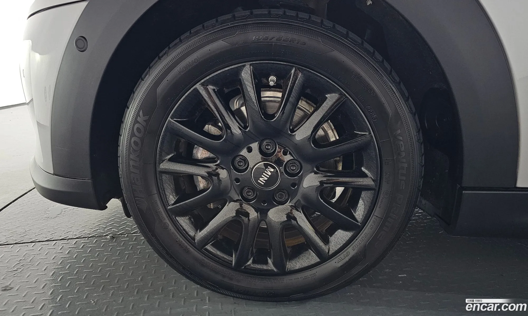 Mini Cooper 2024 WMW41DK09R2V32297 — 26
