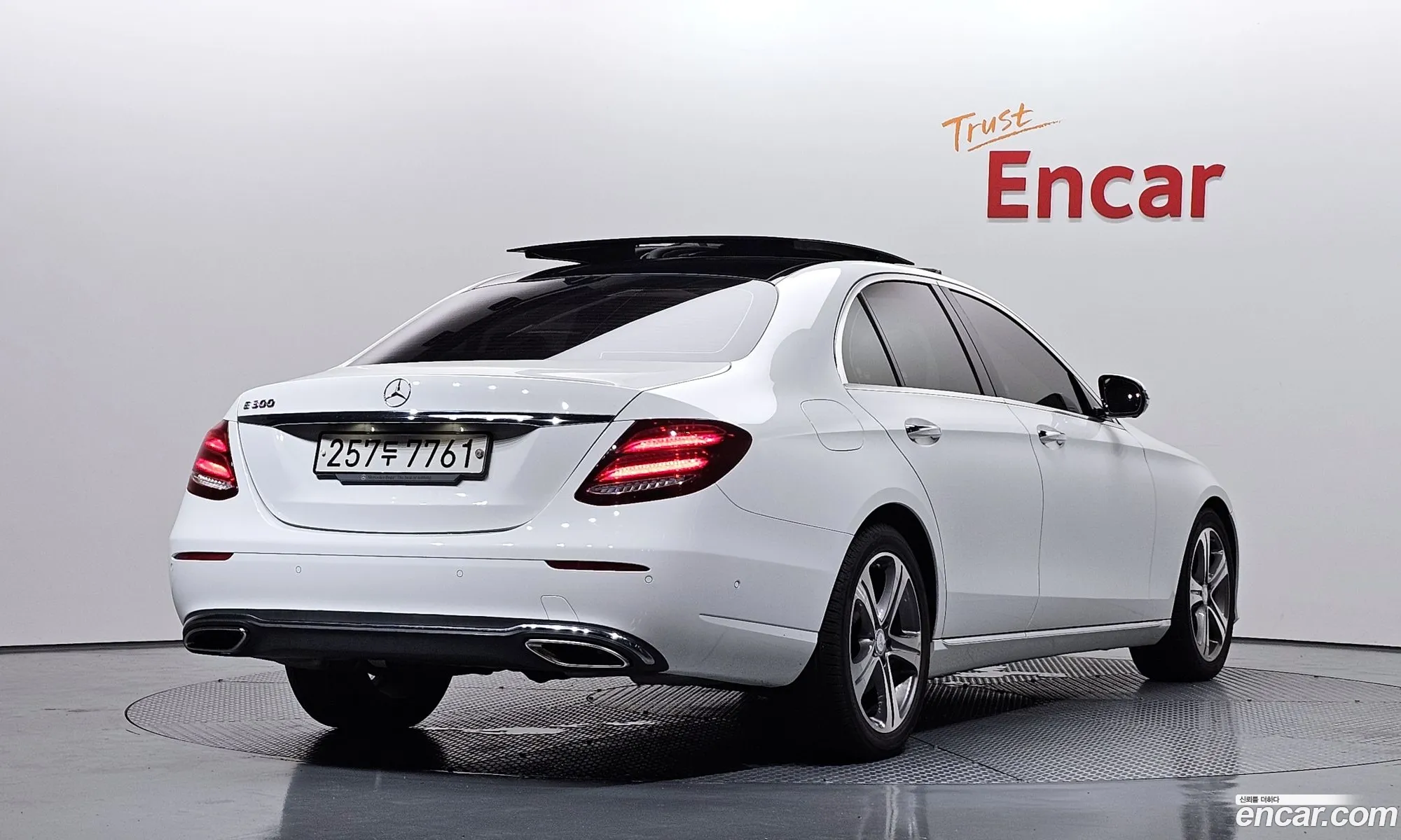 Mercedes-Benz E-Class W213 2016 WDDZF4JB5HA035111 — 19
