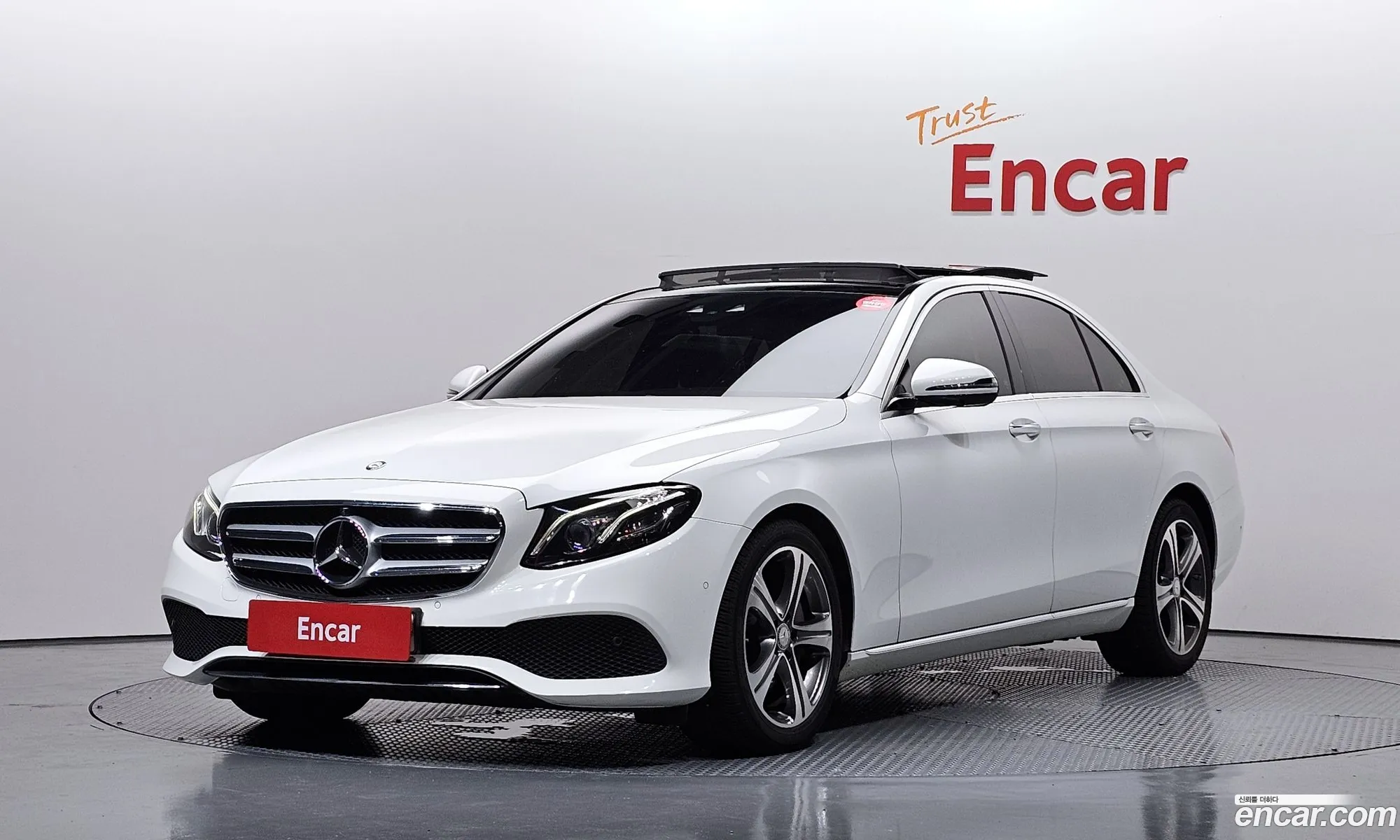 Mercedes-Benz E-Class W213 2016 WDDZF4JB5HA035111 — 9