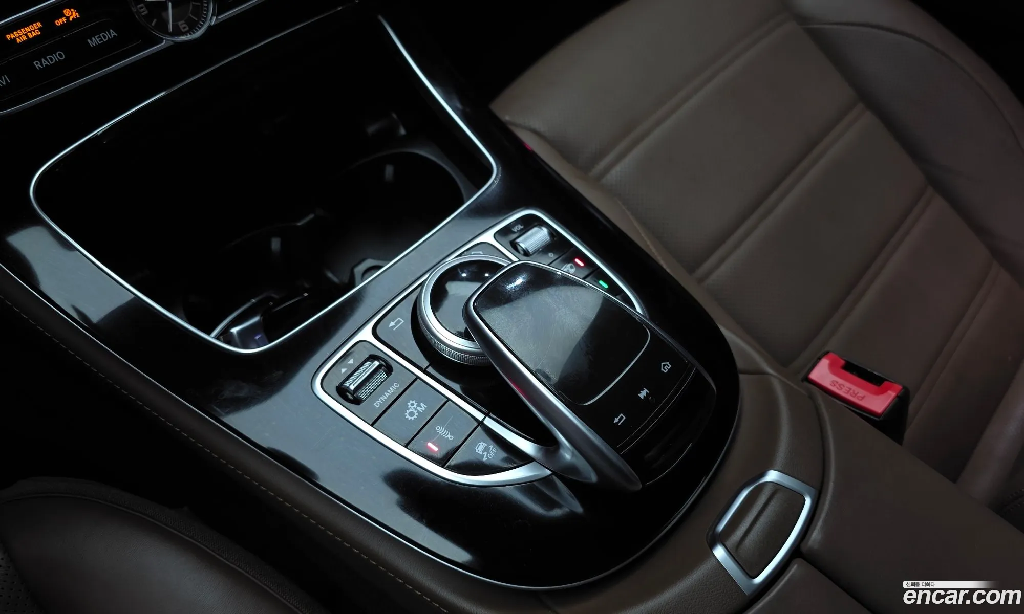 Mercedes-Benz E-Class W213 2019 WDDZF6BB6KA564293 — 4