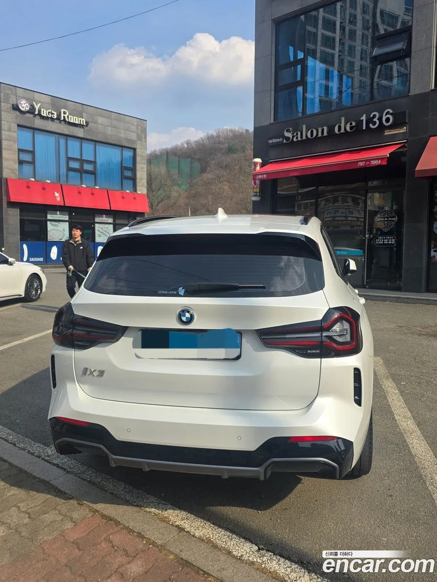 BMW iX3 2025 — 7