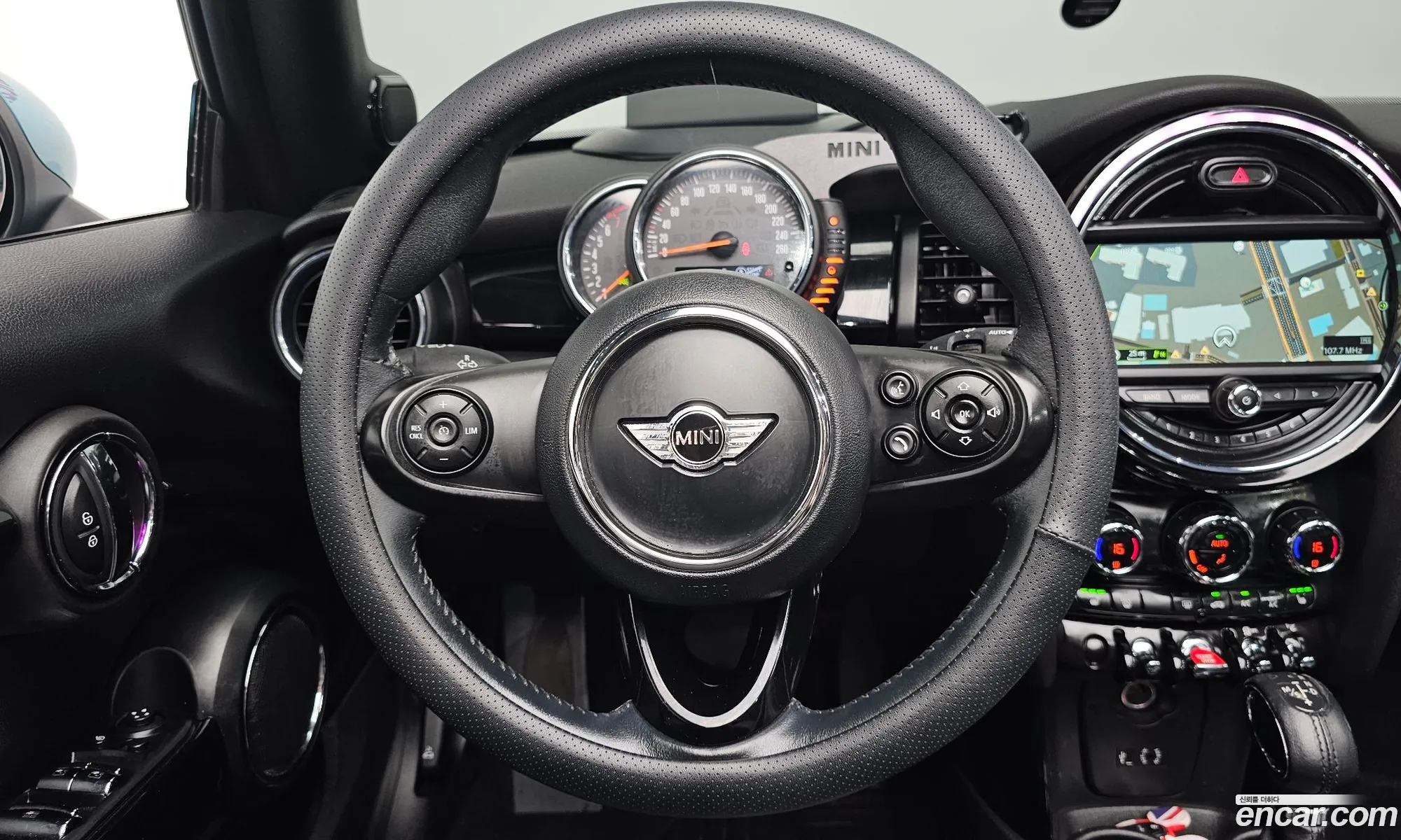 Mini Cooper Convertible 2017 WMWWG5106H3A80156 — 20