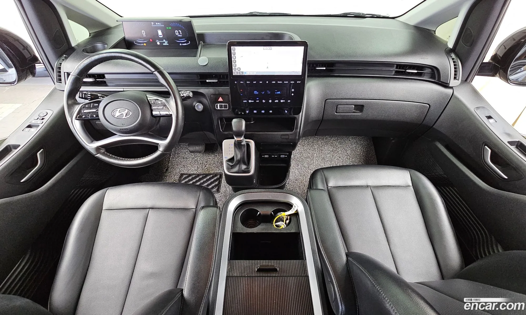 Hyundai Staria 2021 — 3
