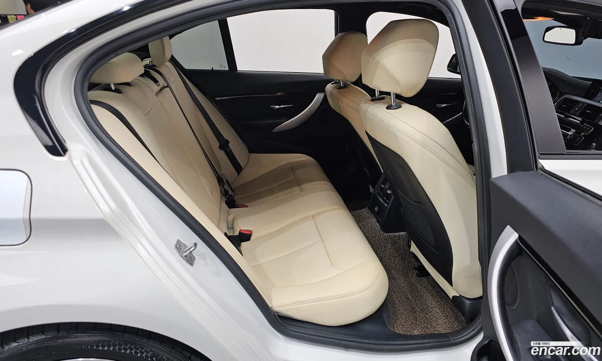 BMW 3 Series 2018 WBA8C5104JA075444 — 6
