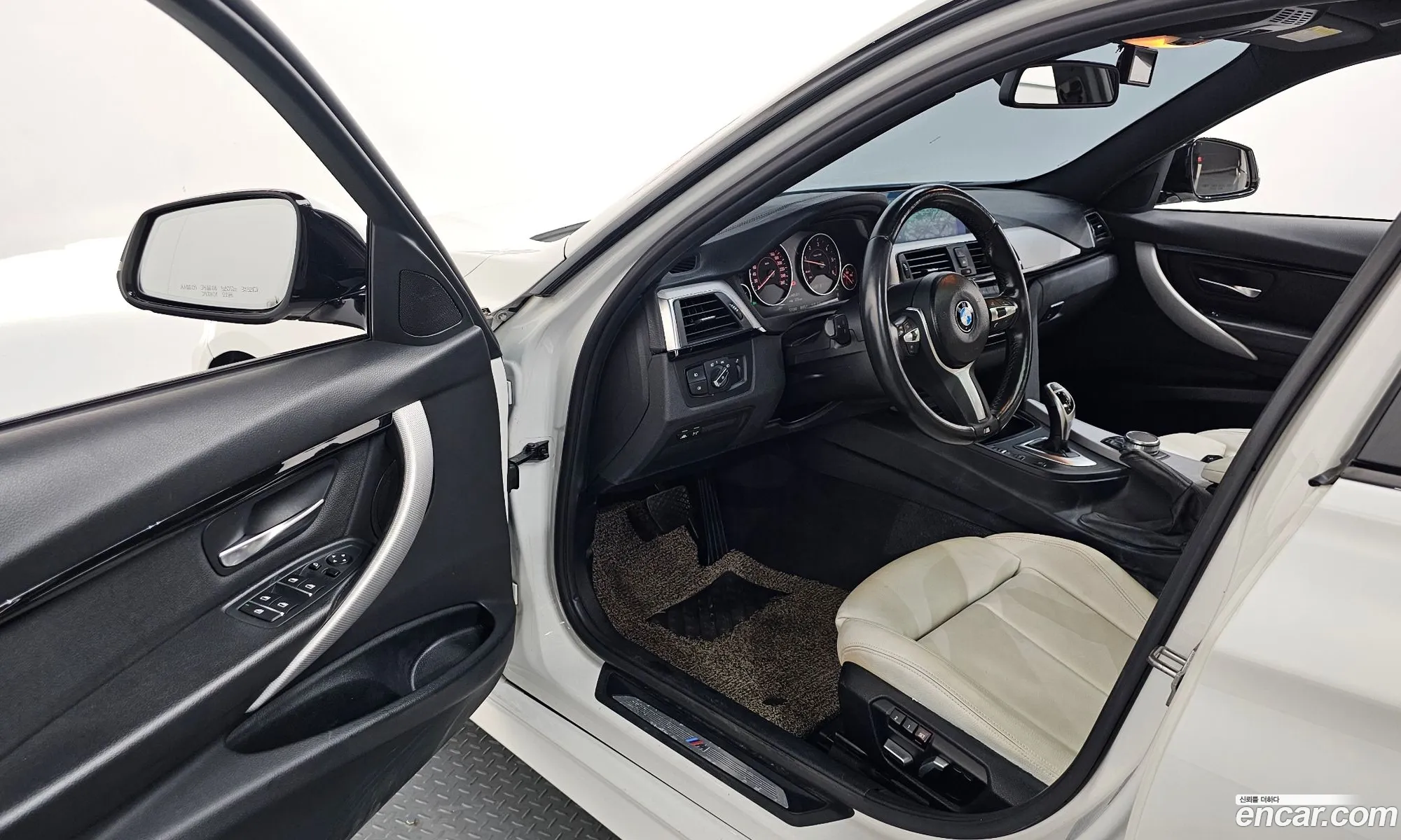 BMW 3 Series 2018 WBA8C5104JA075444 — 16