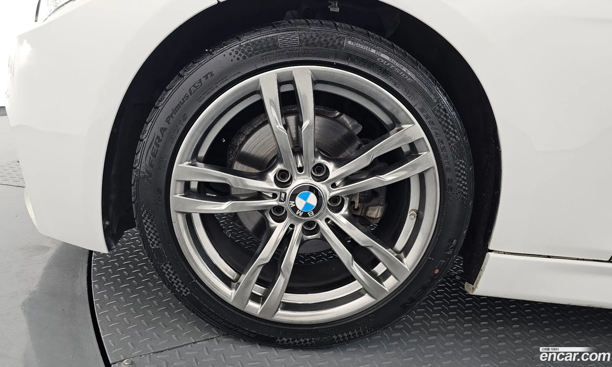 BMW 3 Series 2018 WBA8C5104JA075444 — 9