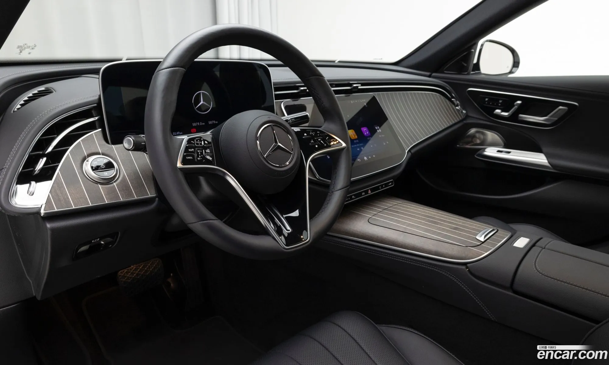 Mercedes-Benz E-Class W214 2025 — 14