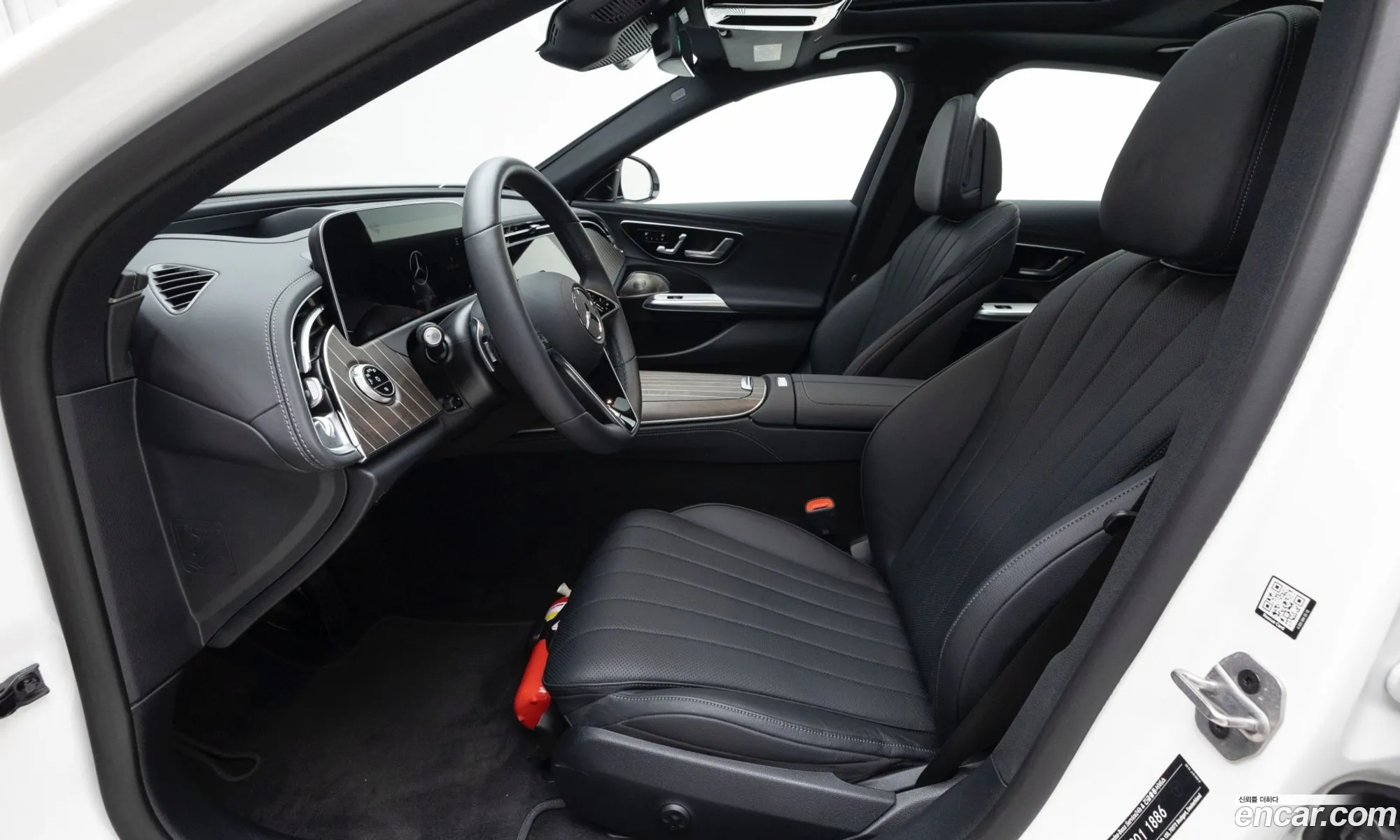 Mercedes-Benz E-Class W214 2025 — 12