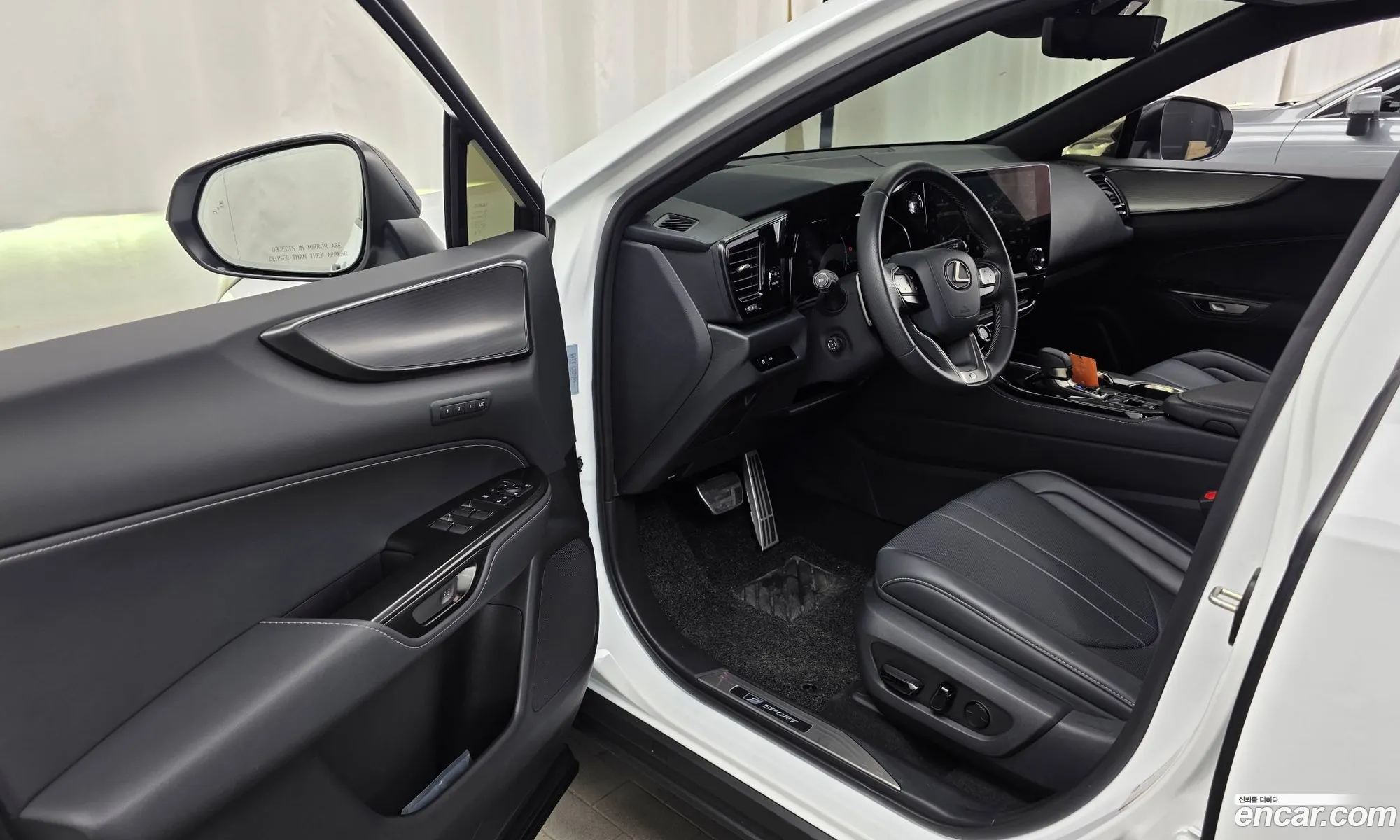 Lexus NX450h+ 2025 — 15