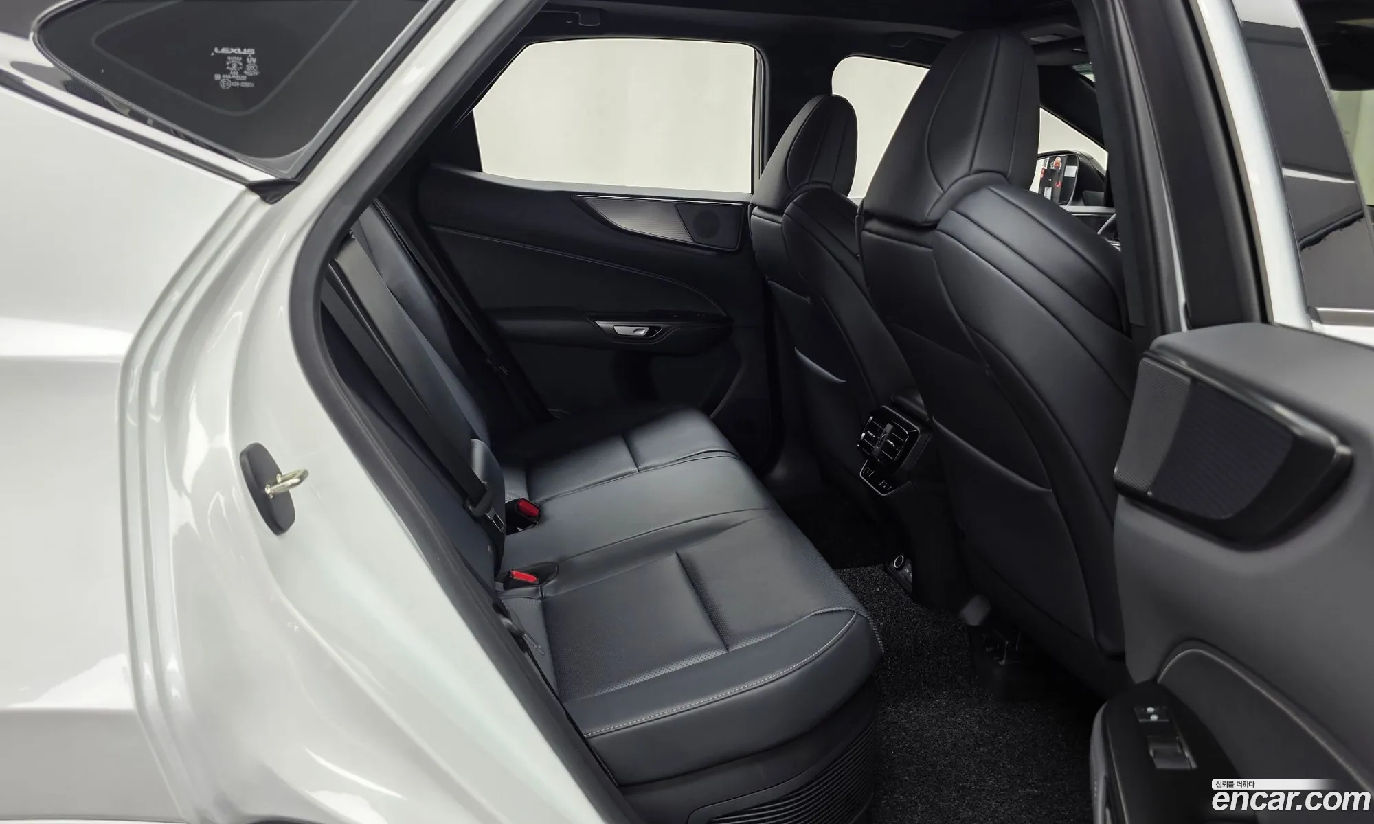 Lexus NX450h+ 2025 — 10